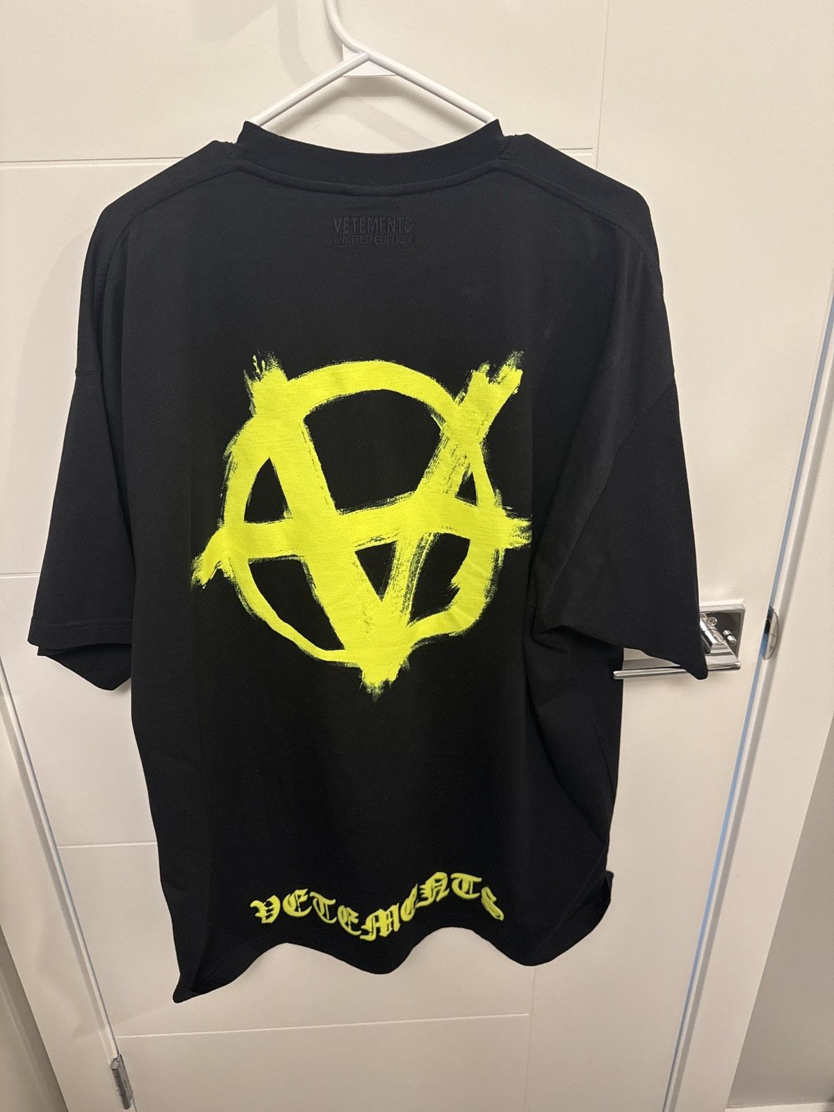 Vetements Vetements Anarchy Tee Size US S / EU 44-46 / 1 - 2 Thumbnail