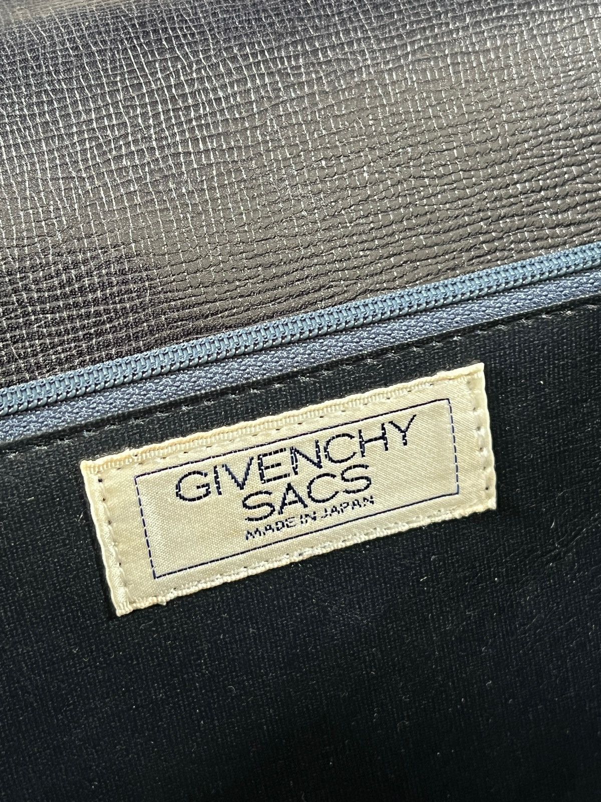 Givenchy 1980 Givenchy Leather Sling Bag Size ONE SIZE - 14 Thumbnail
