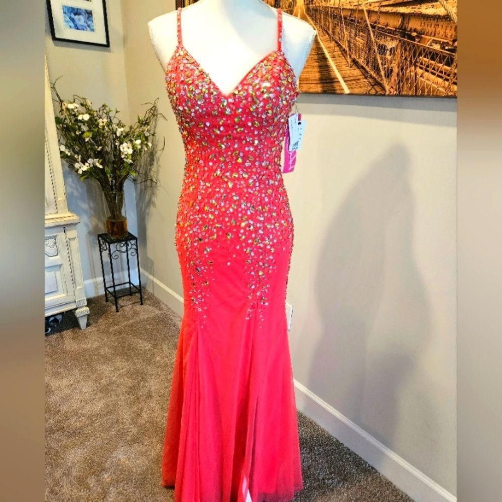 Designer Nwt Stunning Evening Gown with Sparkling Embellishments Size XS / US 0-2 / IT 36-38 - 1 Thumbnail
