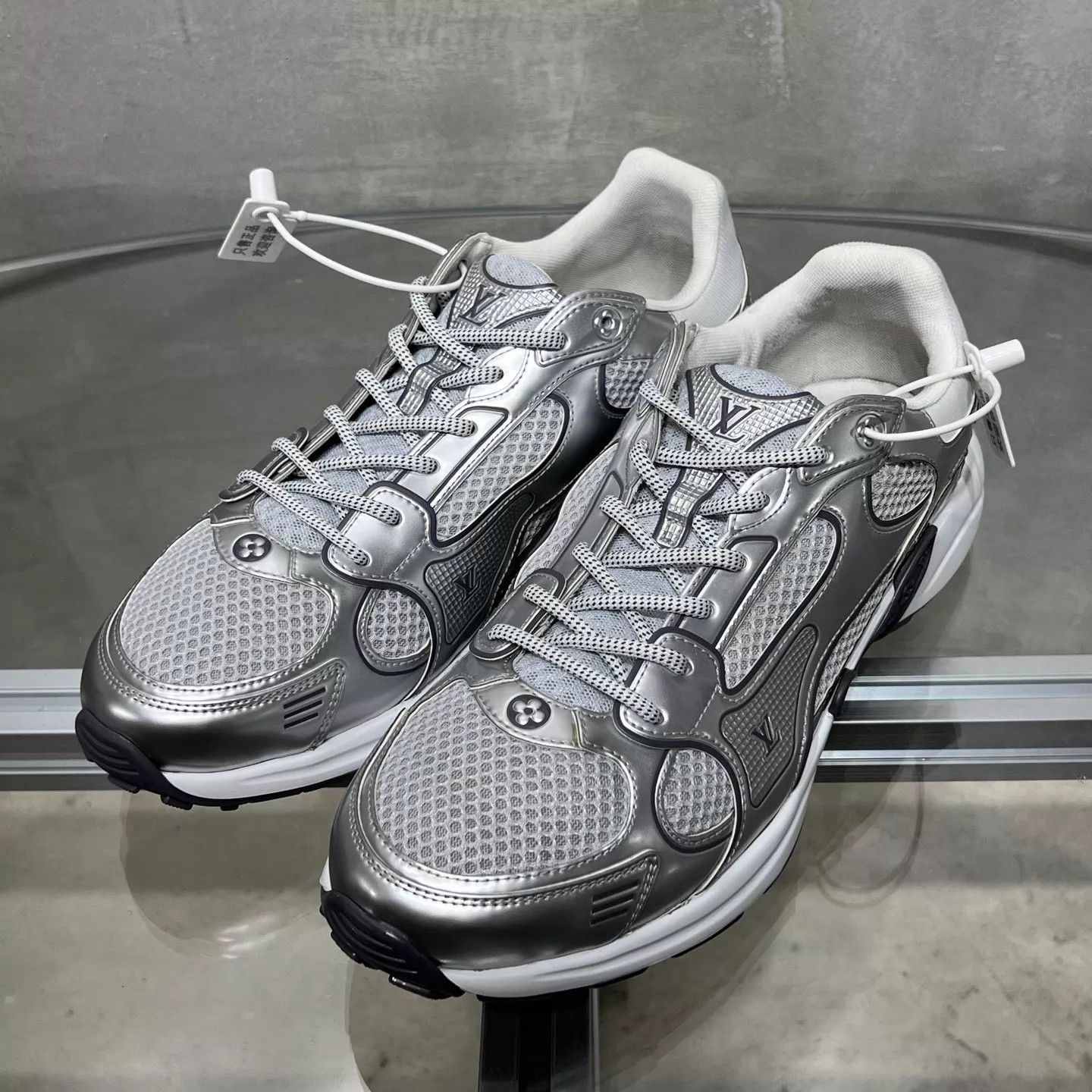 Louis Vuitton LV Olympia 'Silver Horn King' Sneakers UK7 41 YH26281 Size US 8 / EU 41 - 2 Thumbnail