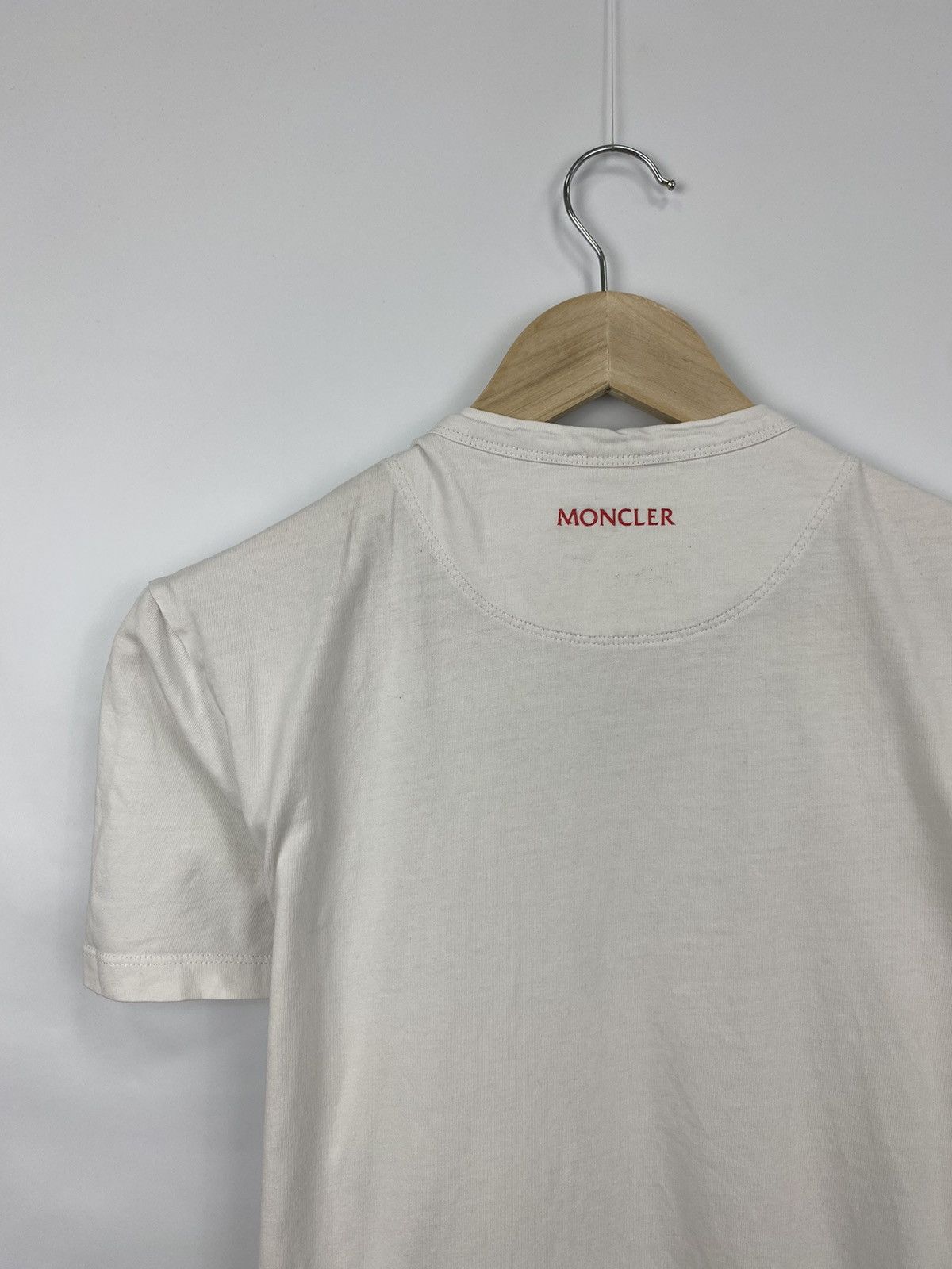 Moncler 🇮🇹 Moncler Chest Pocket T-Shirt Rare Retro Hype Y2K Size US S / EU 44-46 / 1 - 9 Thumbnail