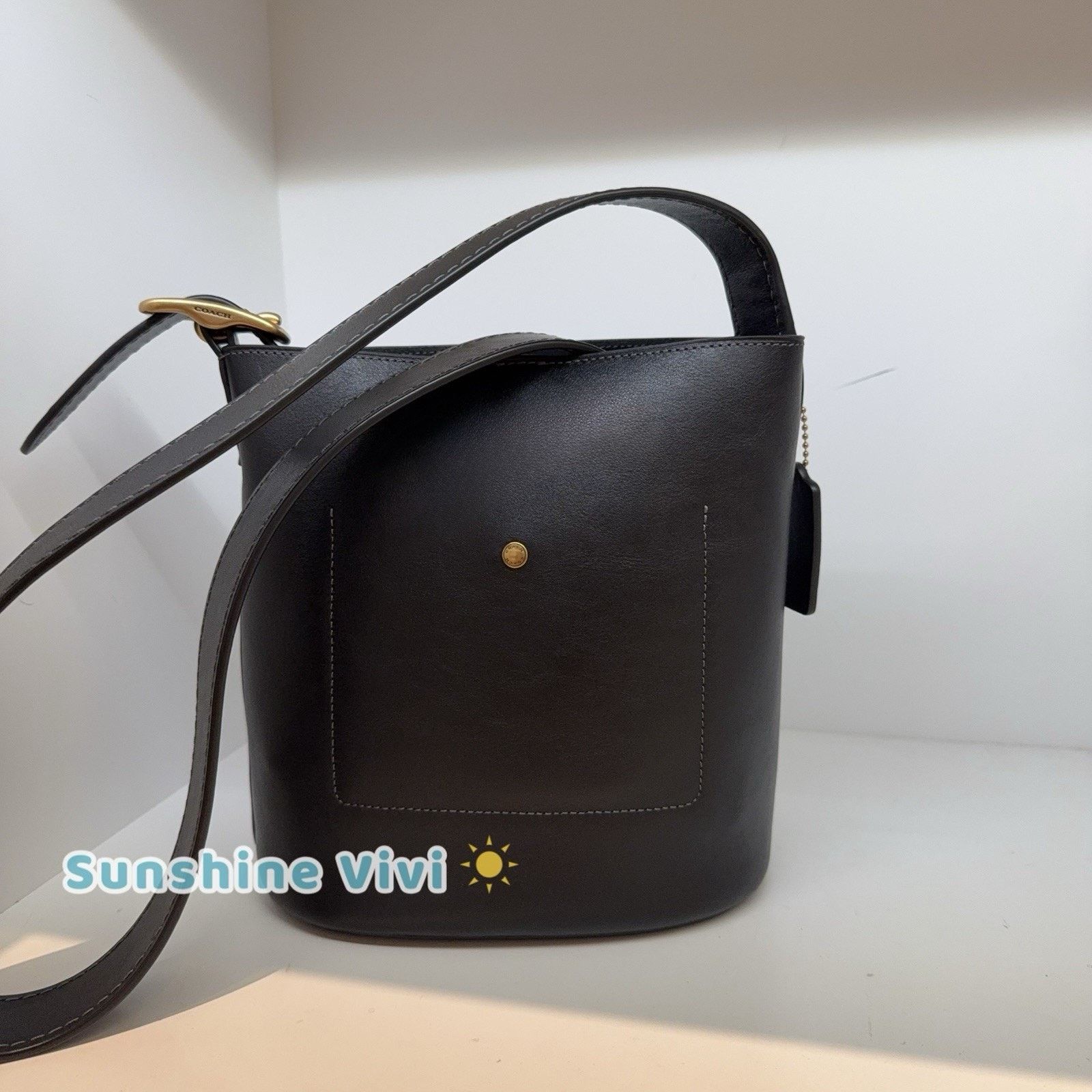 Coach NWT Coach Bleecker Bucket Bag 21 leather CCX07 Brass /Black Size ONE SIZE - 3 Thumbnail