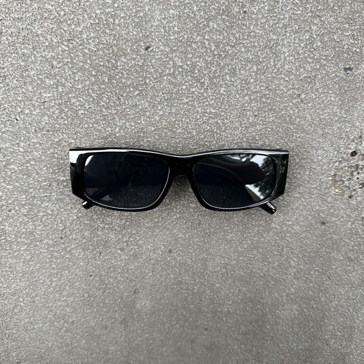 Other Y2K Unisex Sunglasses Retro Fashion Shades KD18132-01 Size ONE SIZE - 1 Thumbnail