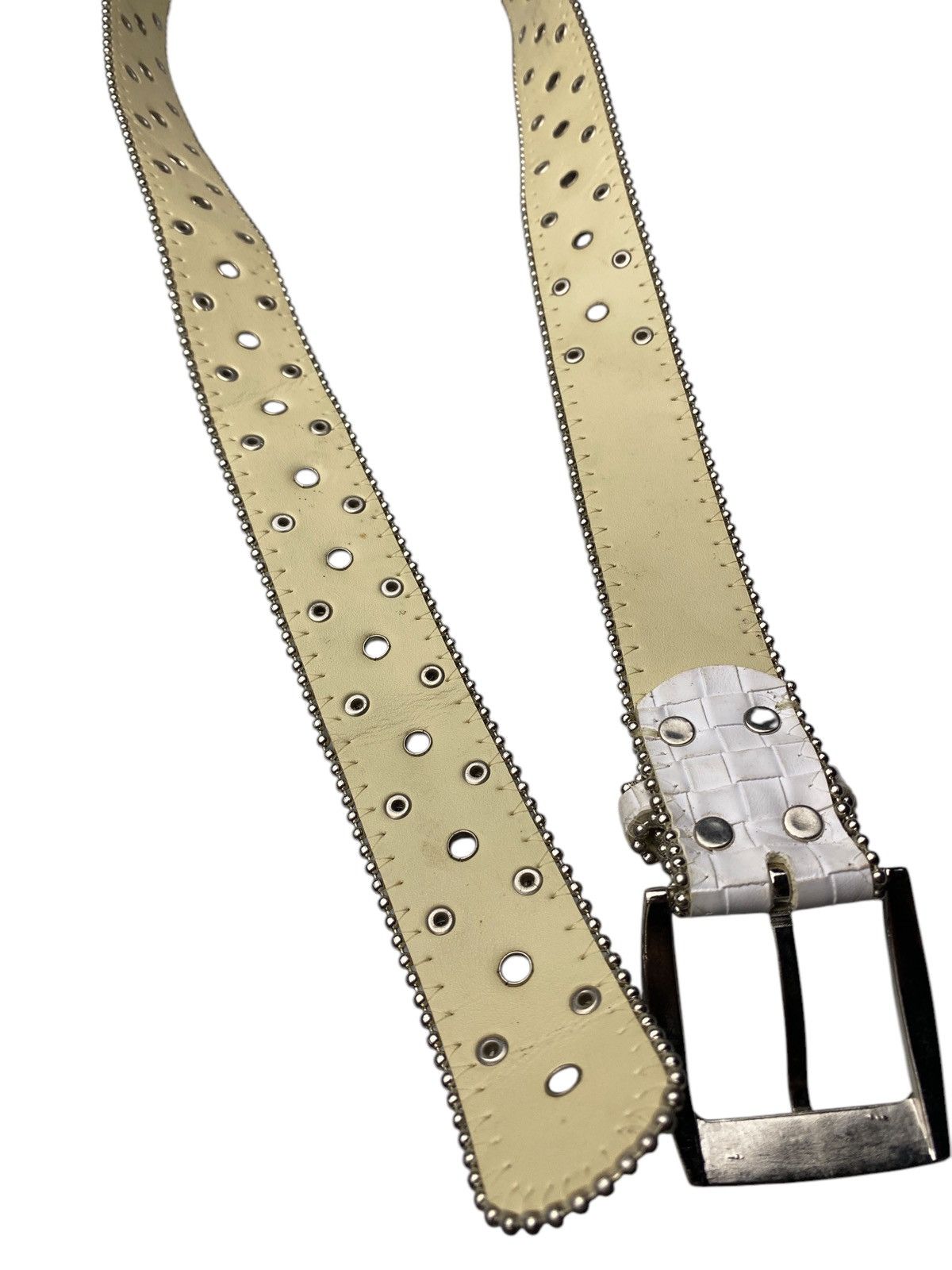If Six Was Nine 2000's White Studded Ring Pattern Belt Size ONE SIZE - 7 Thumbnail