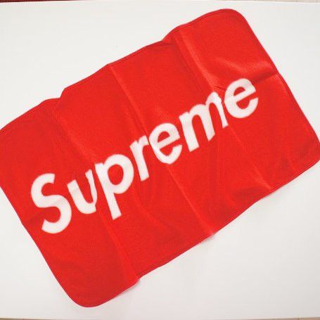 image of Supreme 2008 Japan Exclusive Fleece Blanket in Red, Men's