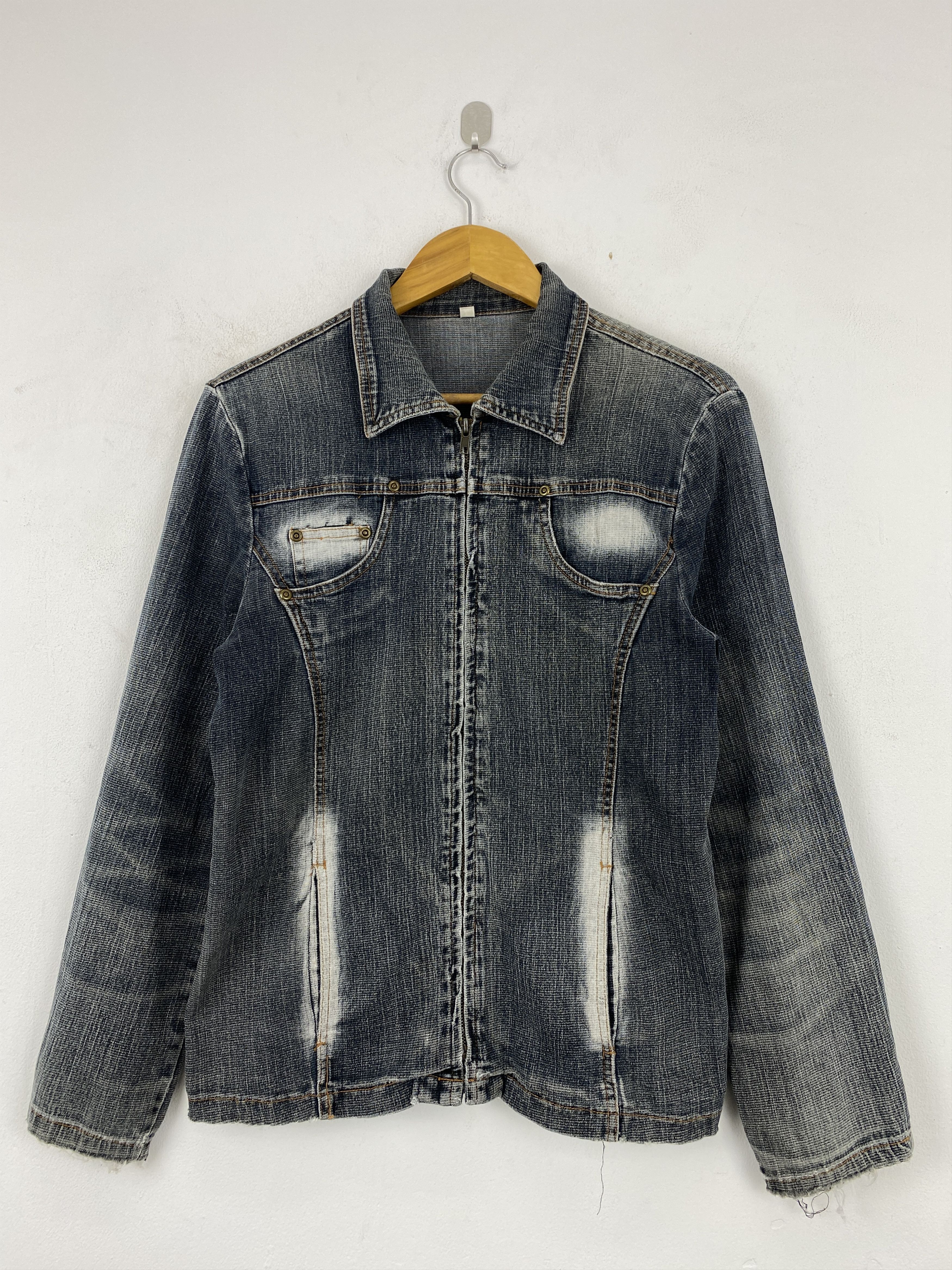 Japanese Brand Vintage Dark Wash Zip-up Denim Jacket JA0172 Size US L / EU 52-54 / 3 - 1 Thumbnail