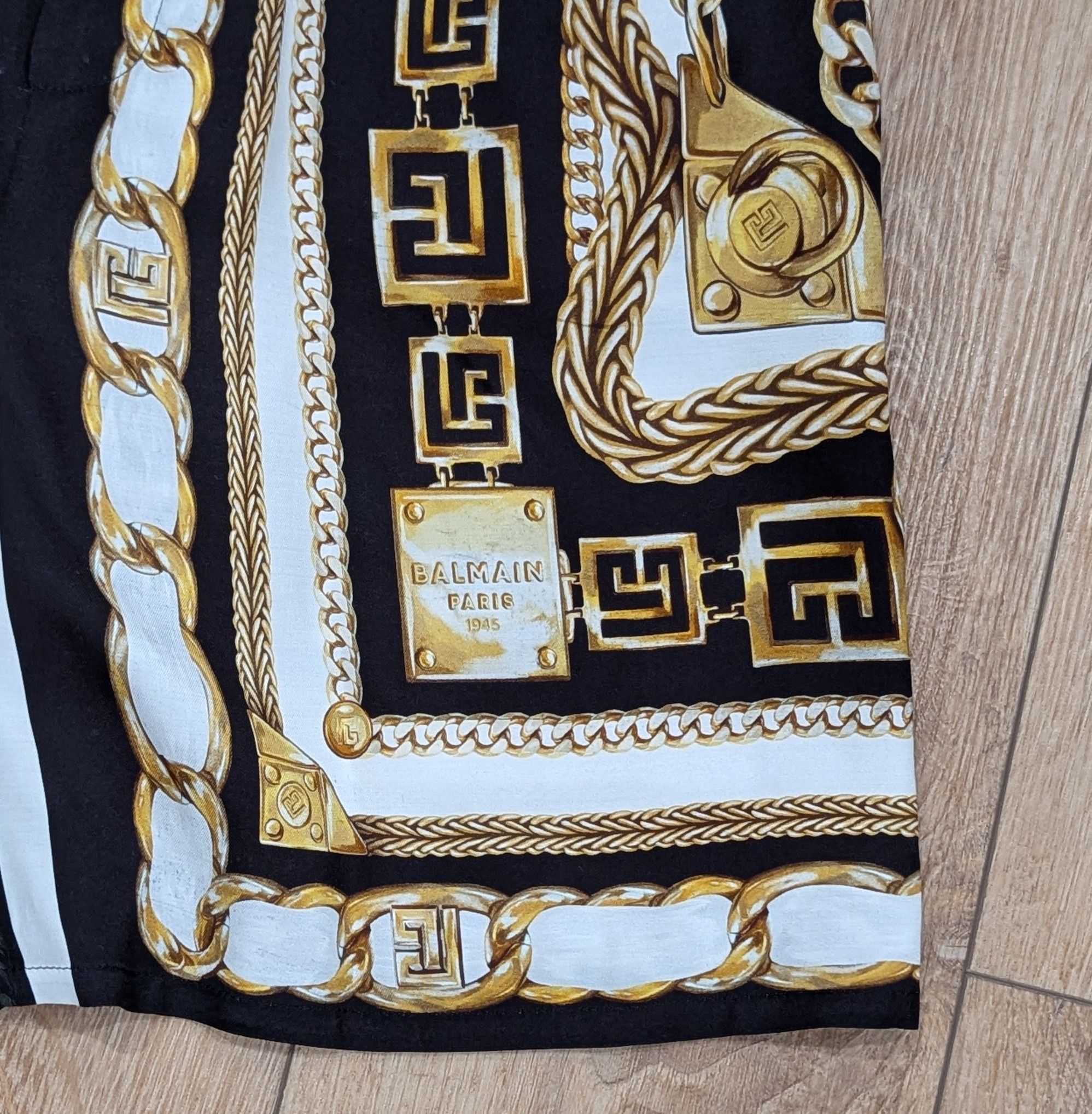 Balmain BALMAIN Foulard Print Viscose Shorts Black/Gold Medium Size US 32 / EU 48 - 2 Thumbnail