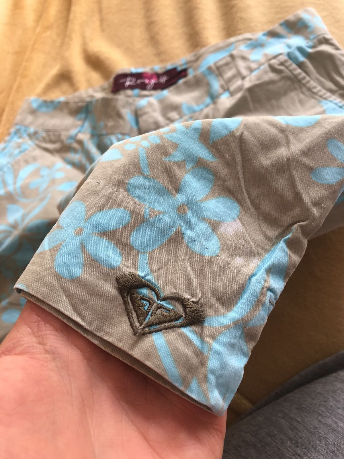 Vintage ROXY LIFE VINTAGE CLASSIC SHORTS Size US 28 / EU 44 - 4 Thumbnail