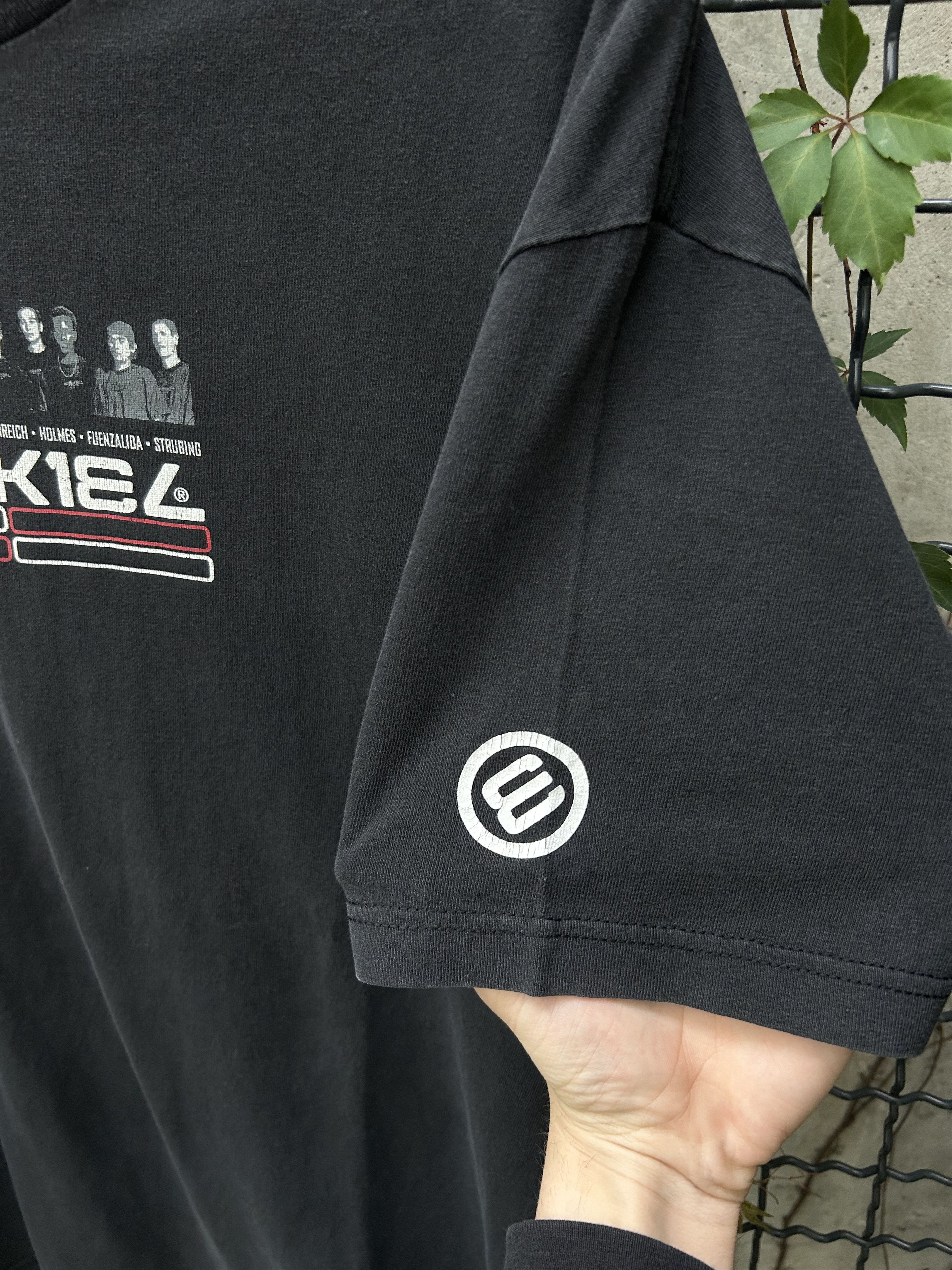 Vintage Vintage 2000s Ezekiel Skateboarding Graphic T-shirt Size US L / EU 52-54 / 3 - 9 Thumbnail