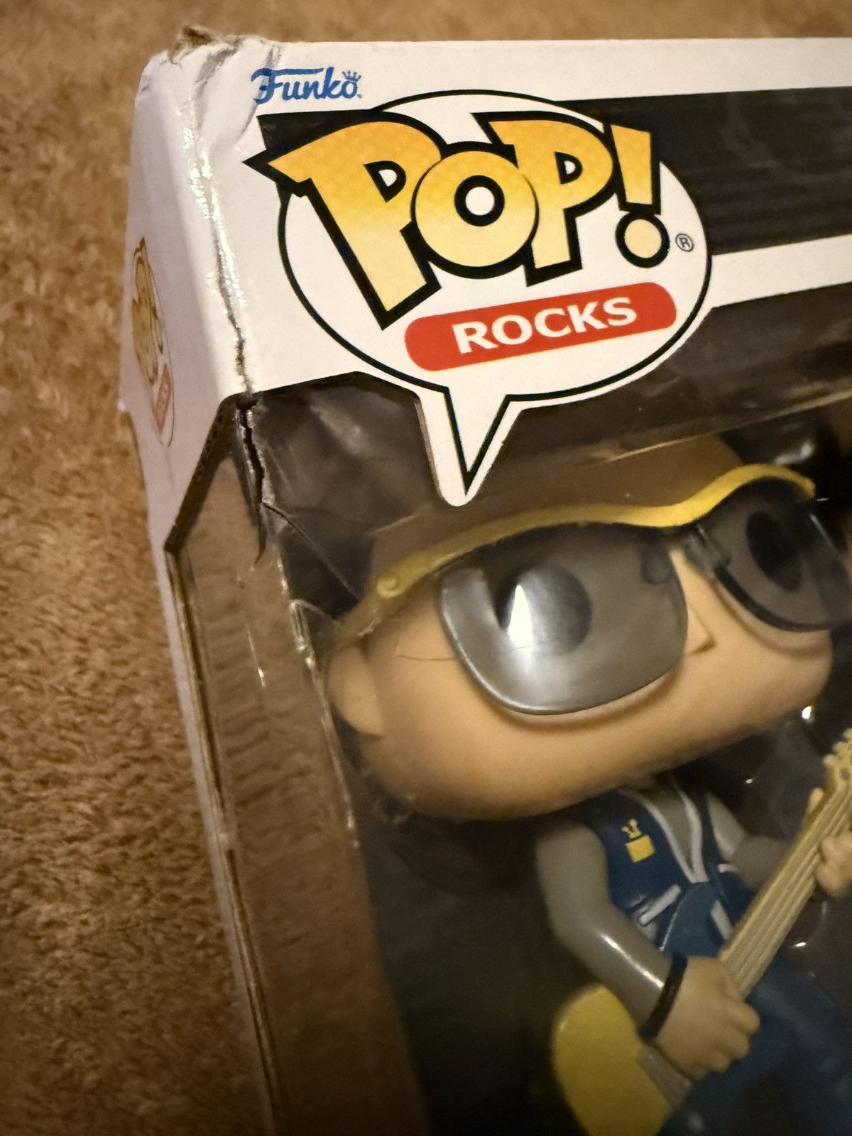 POP MART Funko Pop U2 set of 4, New in Box! Bono, Adam, Larry, Edge Size ONE SIZE - 11 Thumbnail