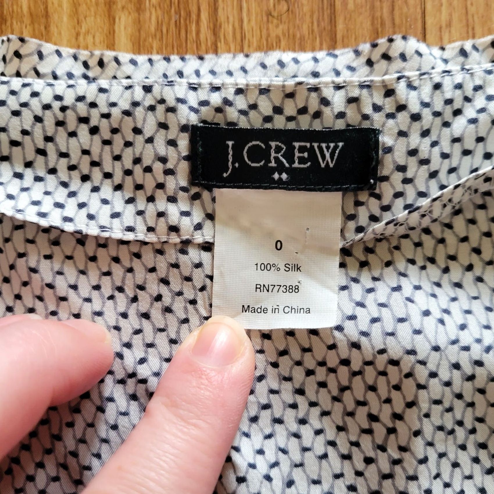 J.Crew J. Crew Shirt Womens Size 0 Black White Pattern Sleeveless Silk Ruffle Neck Top Size XS / US 0-2 / IT 36-38 - 5 Thumbnail