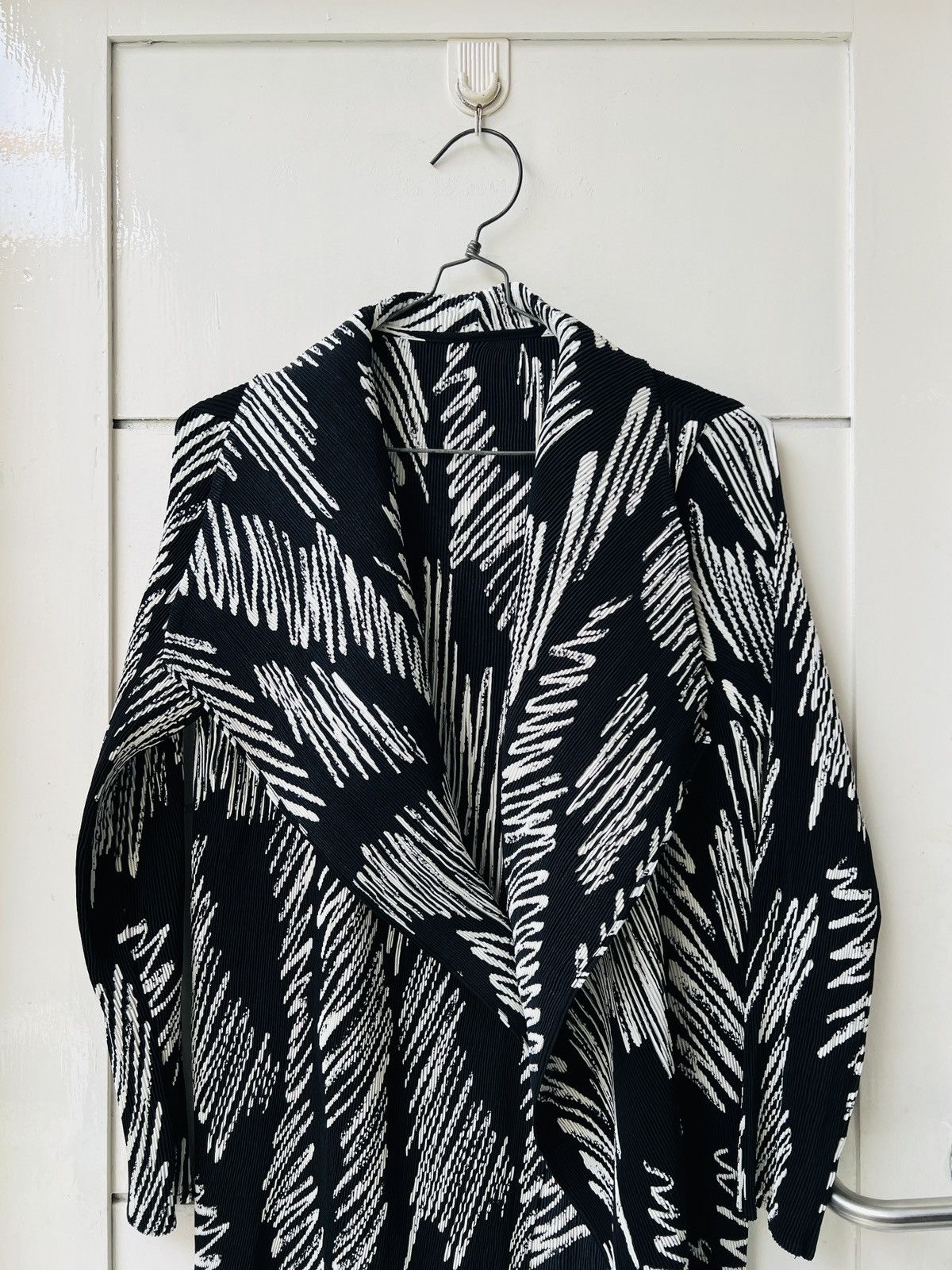 Issey Miyake × Japanese Brand Scratch Paint Pleats Outer Size S / US 4 / IT 40 - 3 Thumbnail