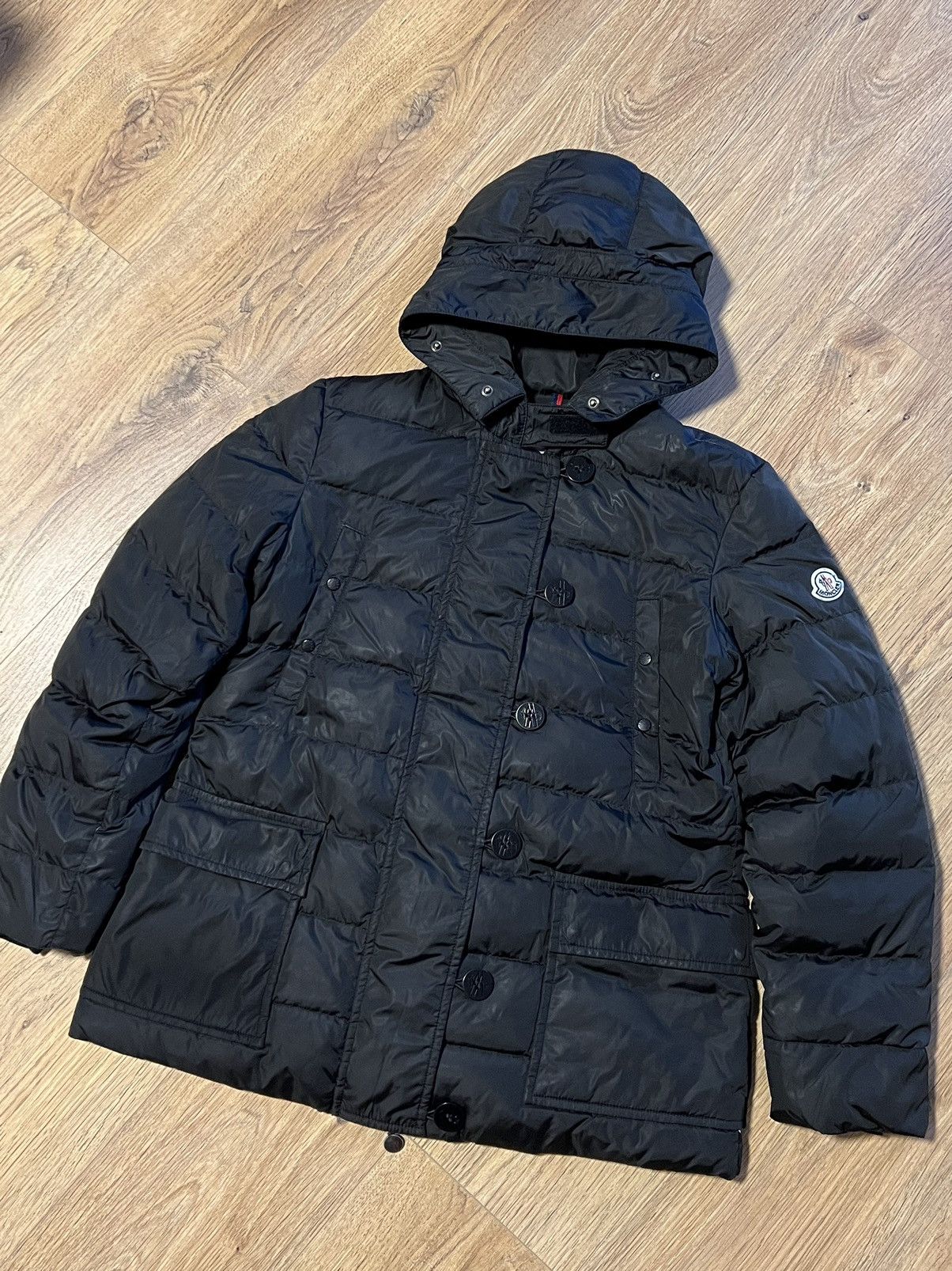 image of 500$ - Moncler Mess Down Jacket Womens Puffer in Black (Size Large)