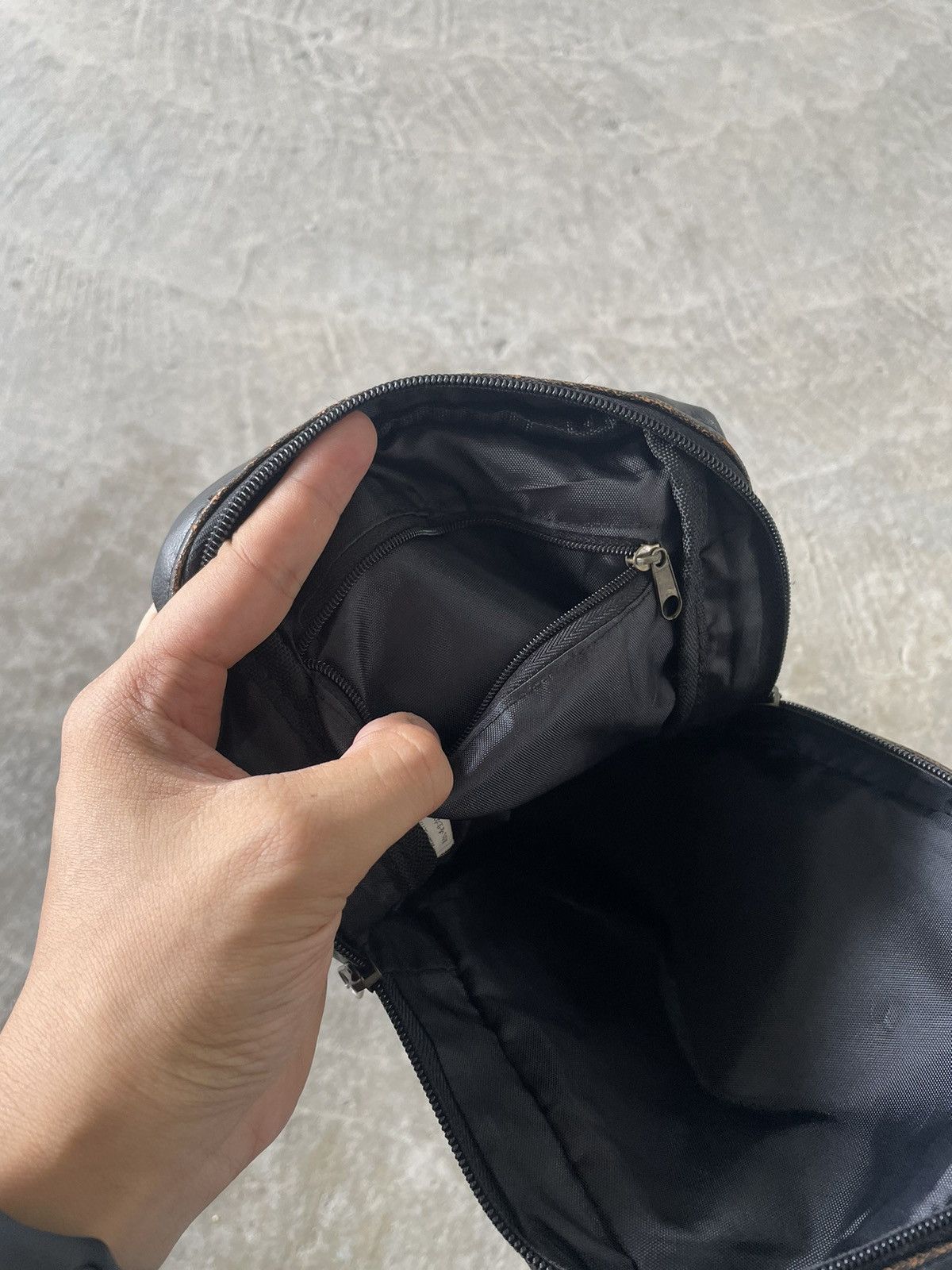 Japanese Brand × Seditionaries Fabric Connection Chrome CH Heart Crest Sling Bag Size ONE SIZE - 19 Thumbnail