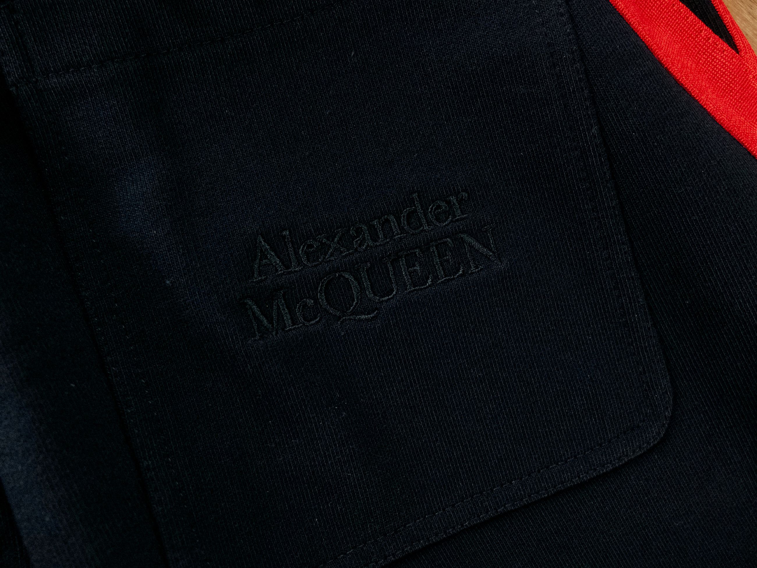 Alexander McQueen ALEXANDER MCQUEEN red black twisted stripe jogger sweatpants Size US 32 / EU 48 - 12 Thumbnail