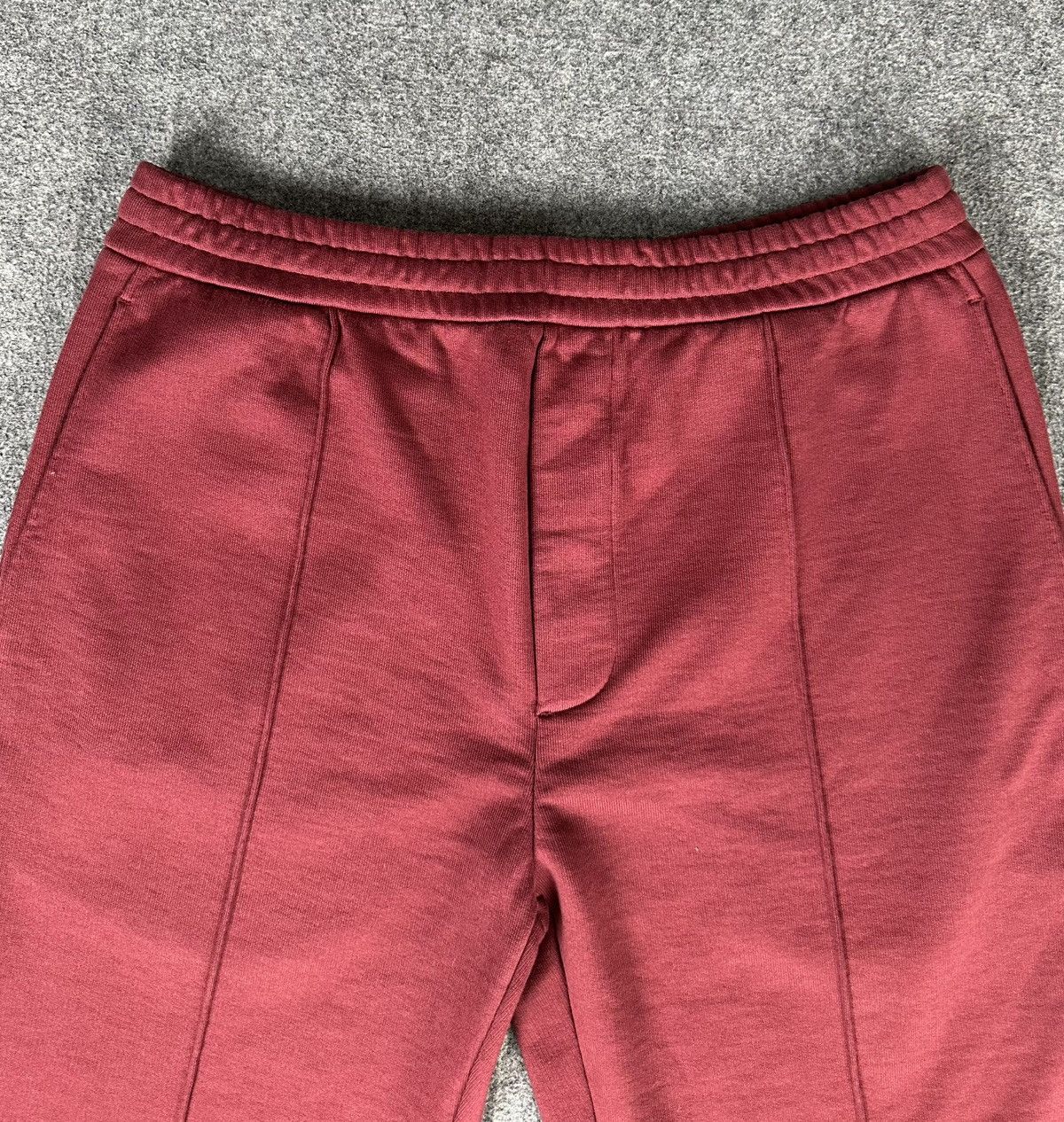 Prada Prada - S/S21 Burgundy Triangle Logo - Sweat Shorts Size US 32 / EU 48 - 4 Thumbnail