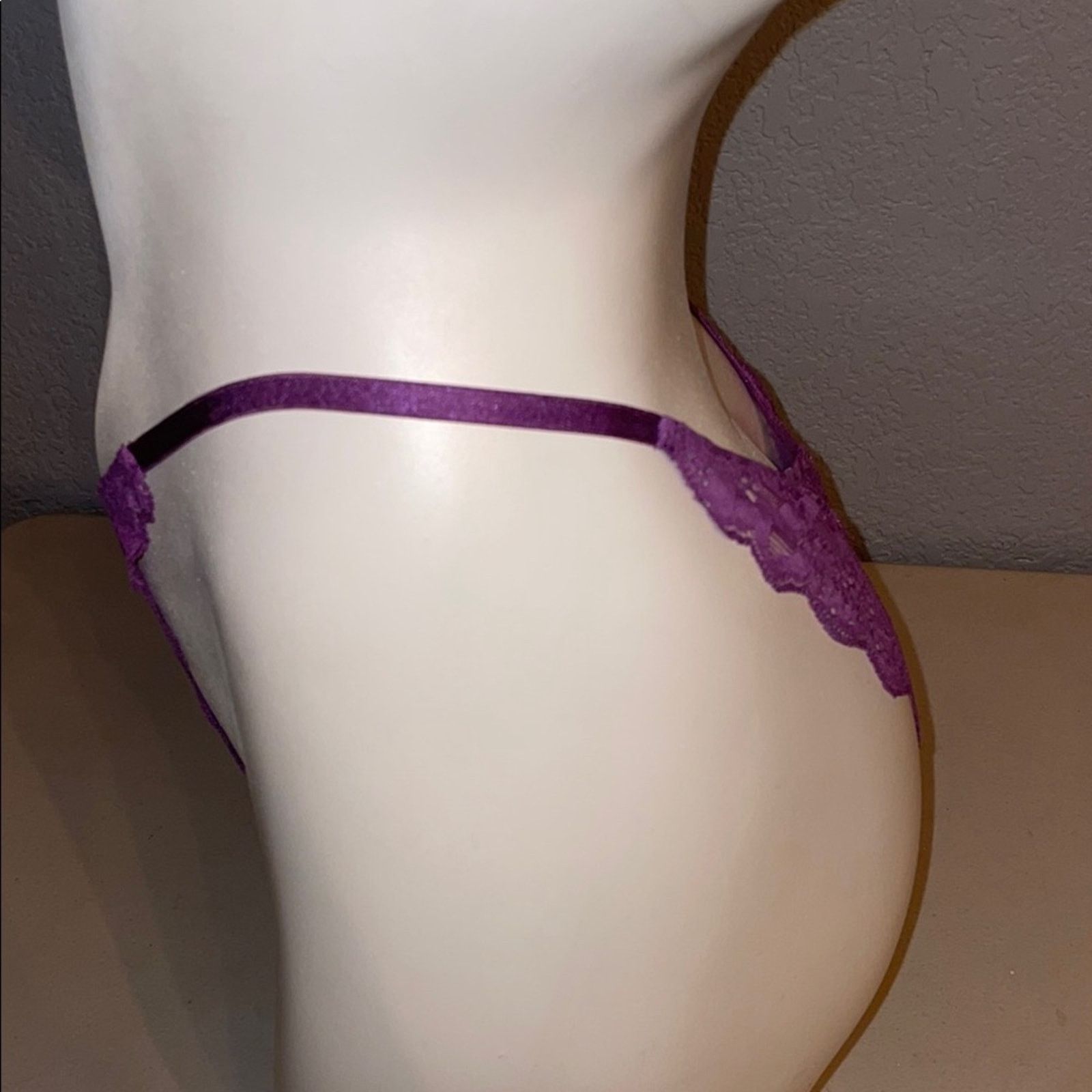 Victoria's Secret Victoria’s Secret Brazillian Thong Lavendar Lace VS Panties Size ONE SIZE - 6 Thumbnail