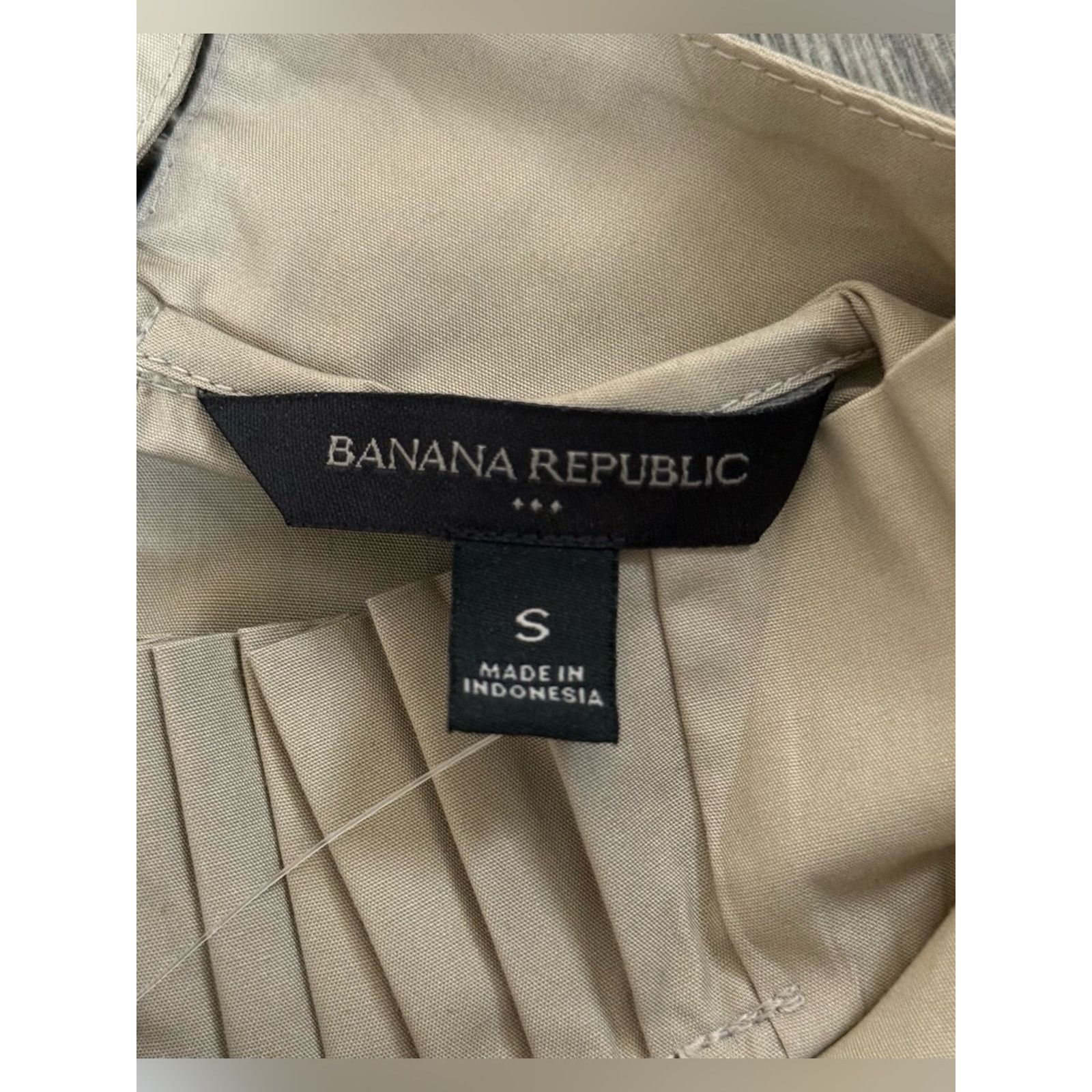 Banana Republic Banana Republic Factory Beige Cotton Pleated Top Size S NWT Size S / US 4 / IT 40 - 6 Thumbnail