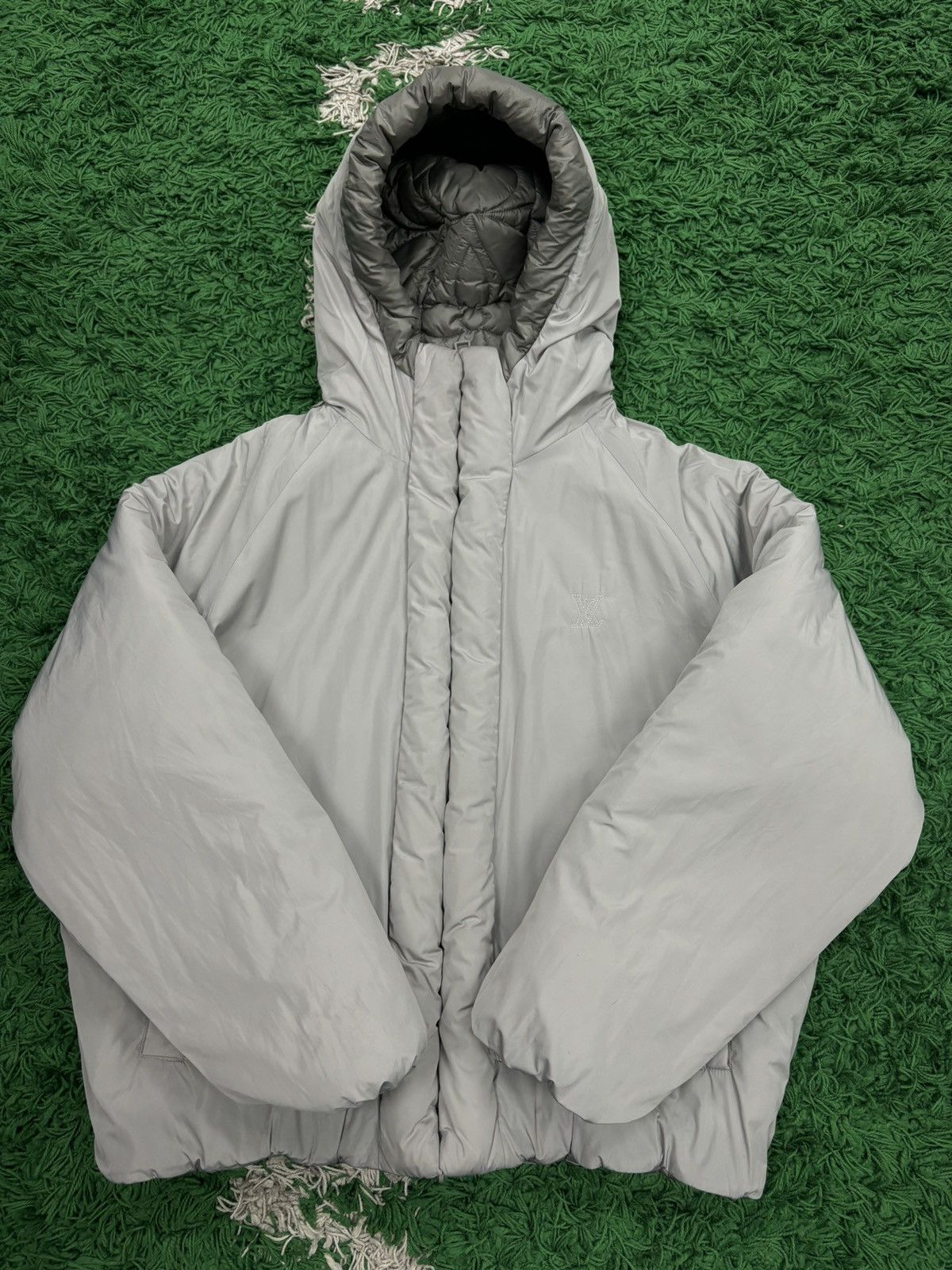 Louis Vuitton Louis Vuitton Monogram Grey Puffer Jacket Reversible 54 Size US L / EU 52-54 / 3 - 3 Thumbnail