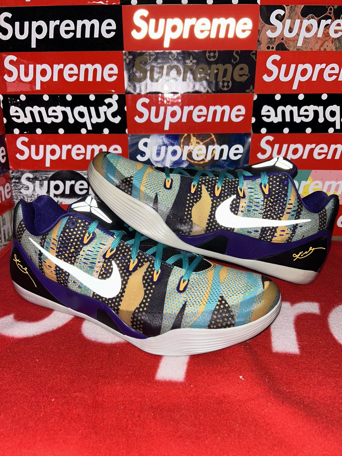 Nike Nike Kobe 9 EM Low ‘Pop Art’ 646701-508 size 13 Size US 13 / EU 46 - 1 Thumbnail