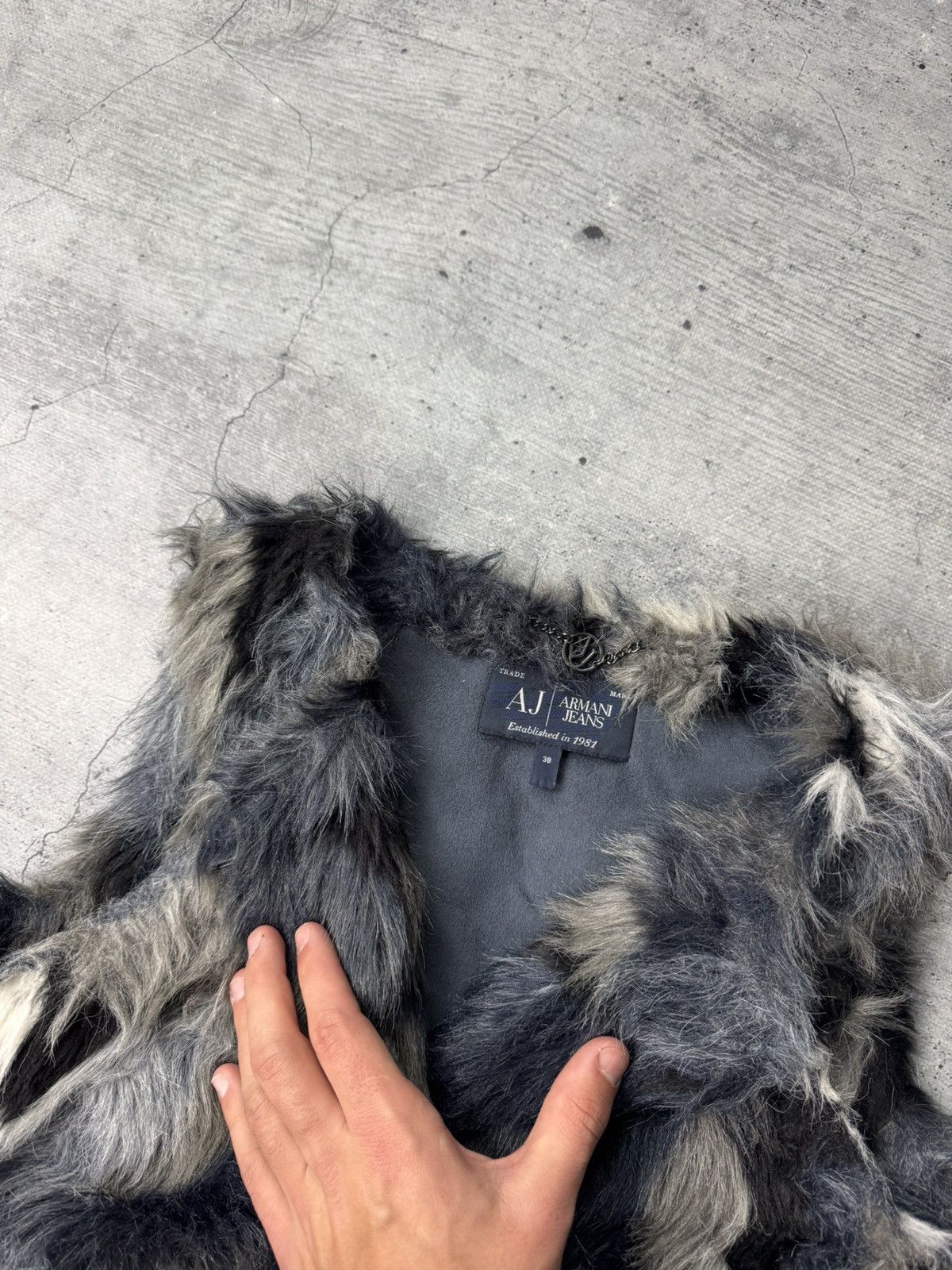 Armani Armani Faux Fur Vest VTG Y2K LGB IfSixWasNine Avant Garde Size XS / US 0-2 / IT 36-38 - 3 Thumbnail
