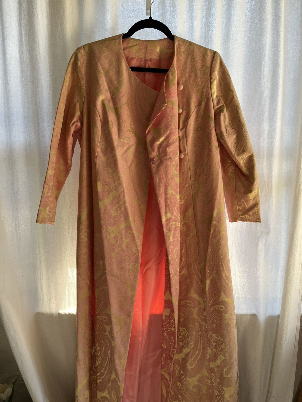 Vintage Vintage 60s Pink Gold Brocade Coat Dress Size S / US 4 / IT 40 - 1 Thumbnail