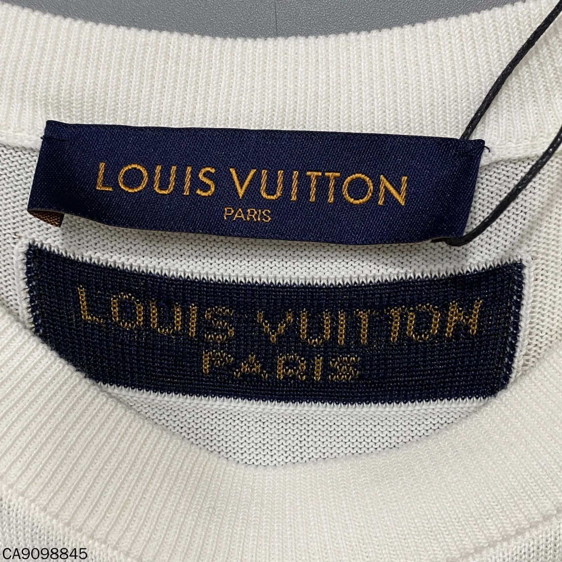 Louis Vuitton LV 98 New Short-Sleeve T-shirt M Size M / US 6-8 / IT 42-44 - 5 Thumbnail