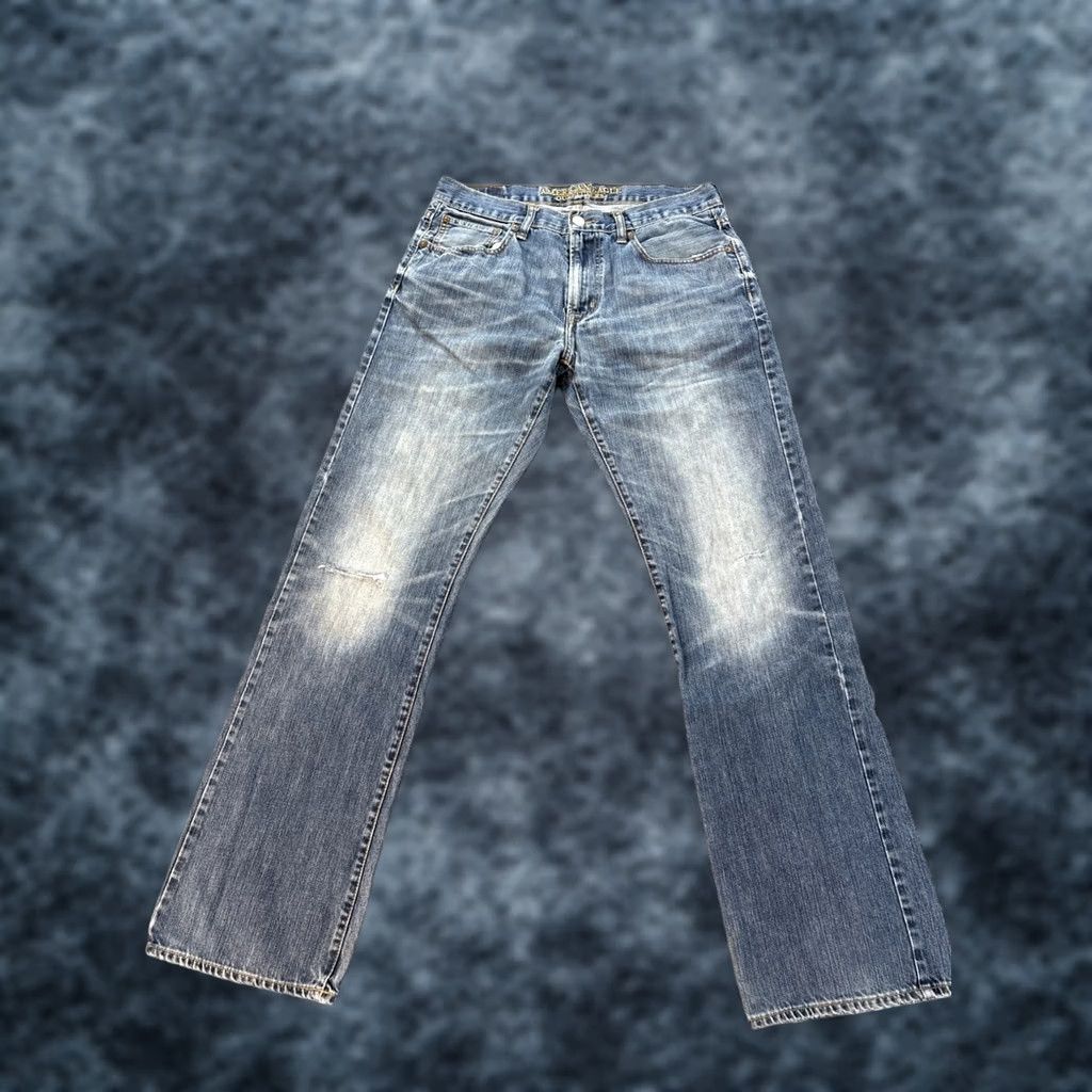 American Eagle Outfitters Vintage American Eagle Jeans Mens 34x33 Blue Light Wash Relaxed Y2K Size US 34 / EU 50 - 1 Thumbnail