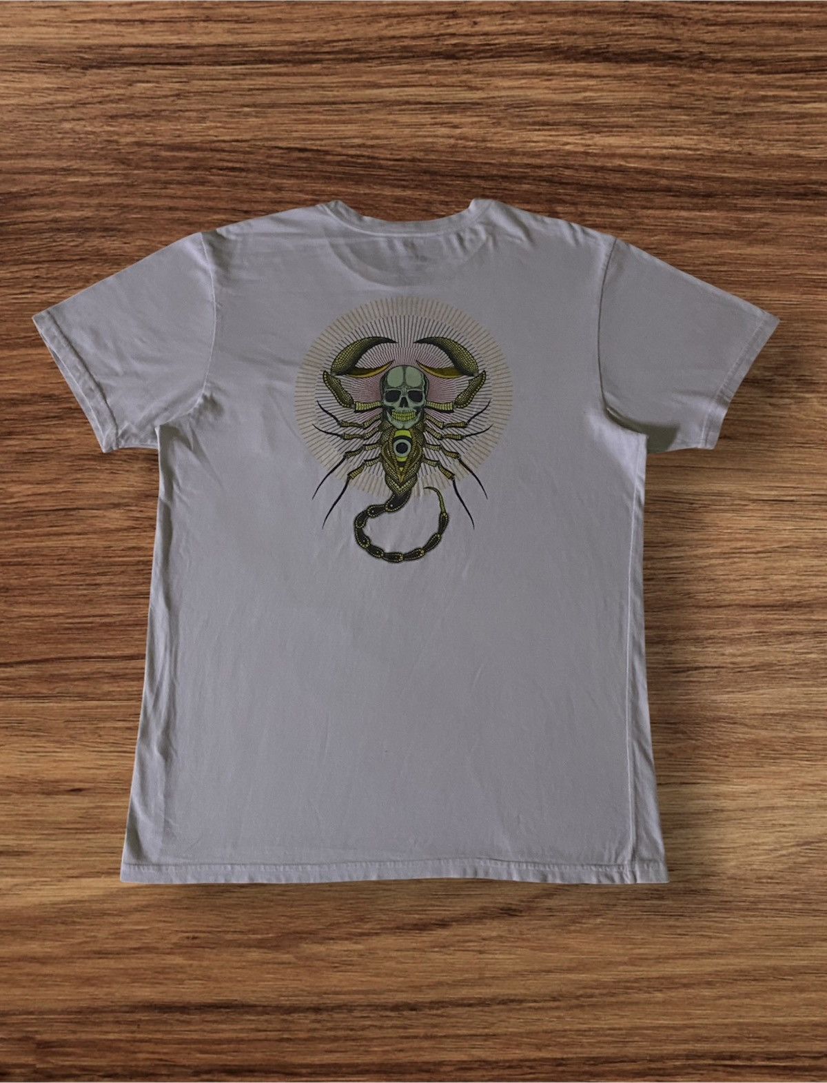 Billabong × Japanese Brand Billabong Single Pocket Over Print Scorpions Back Side Tee Size US L / EU 52-54 / 3 - 1 Thumbnail
