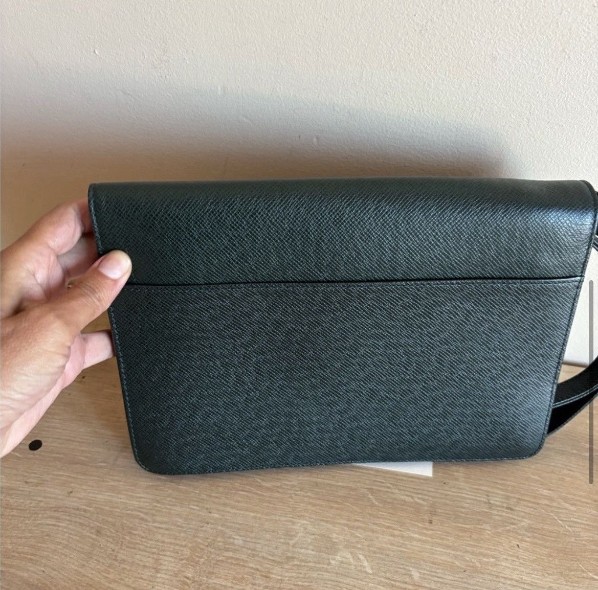 Louis Vuitton Louis Vuitton leather clutch Bag Size ONE SIZE - 2 Thumbnail