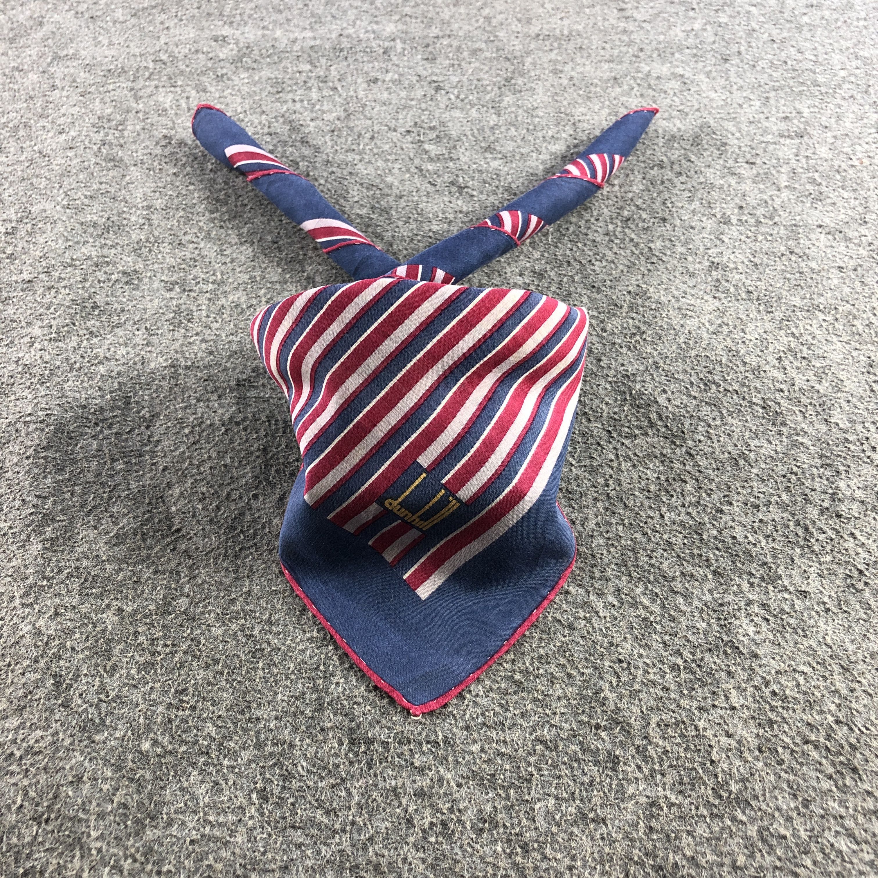 Alfred Dunhill Dunhill Hand Rolled Handkerchief Neckerchief Bandana H2455 Size ONE SIZE - 1 Thumbnail