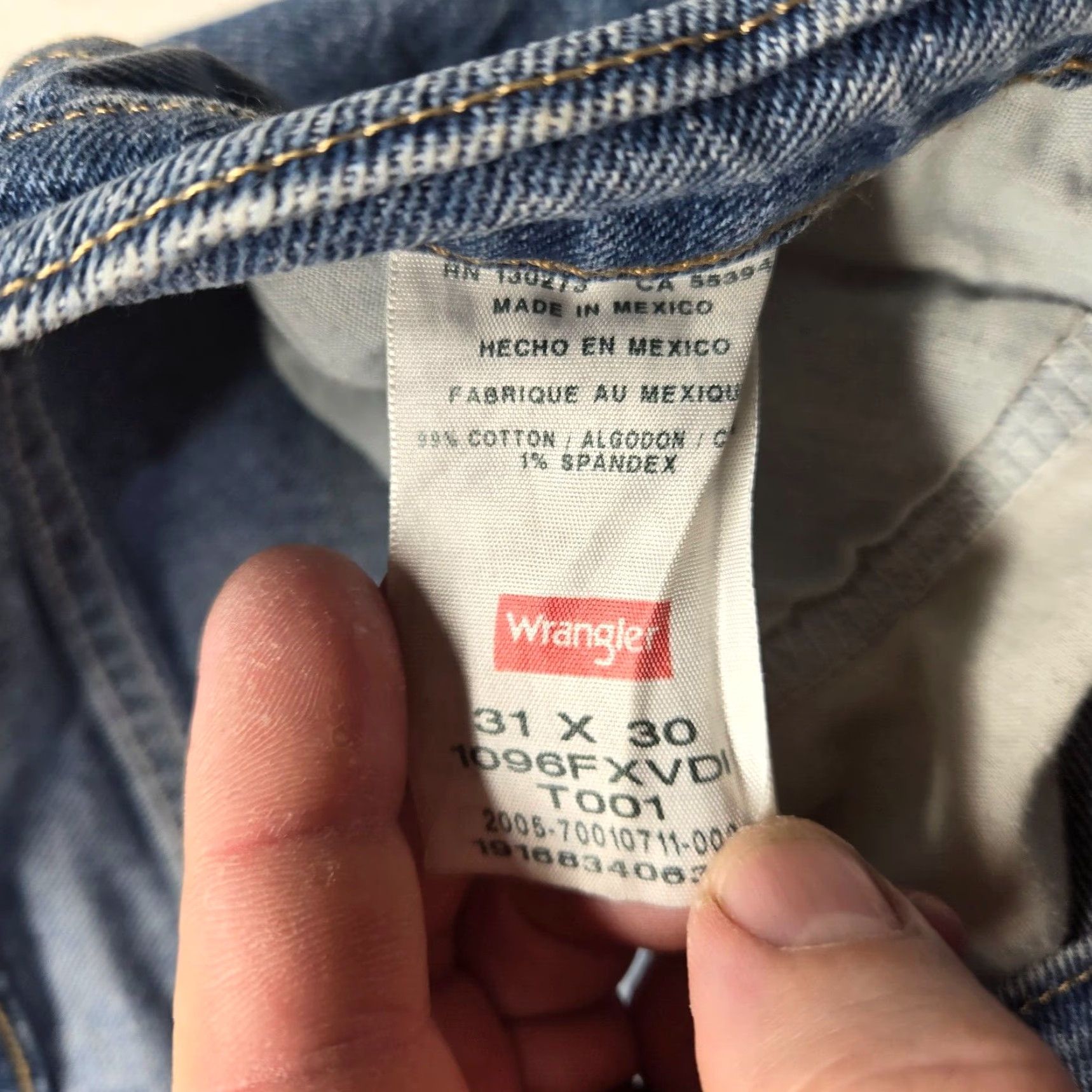 Wrangler Wrangler Relaxed Fit Jeans Medium Wash Straight Leg Men's 31x30 Blue Denim Size US 31 - 4 Thumbnail