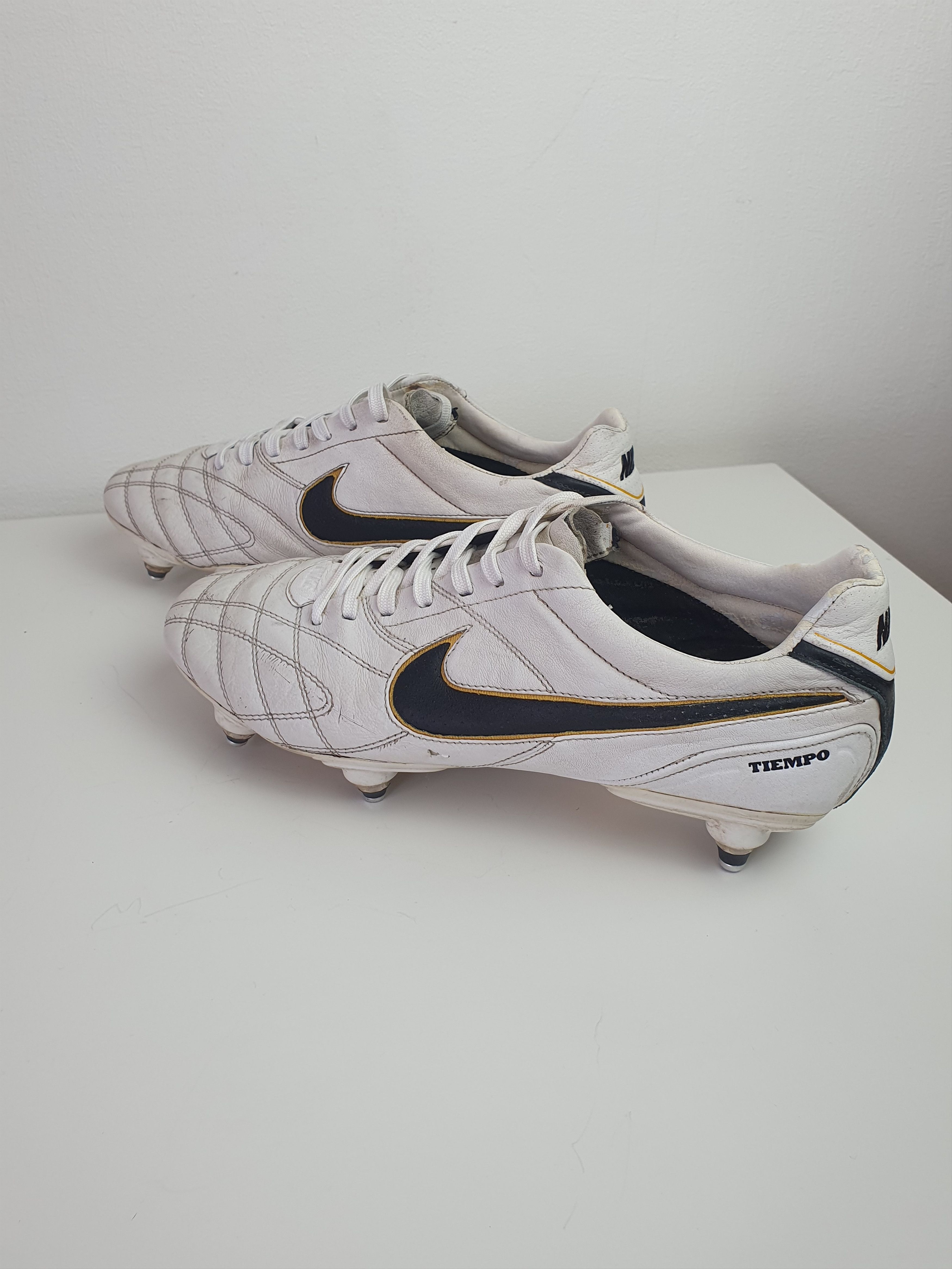 Nike Football Boots Rare Nike Tiempo Legend Size UK8 White Size US 9 / EU 42 - 11 Thumbnail