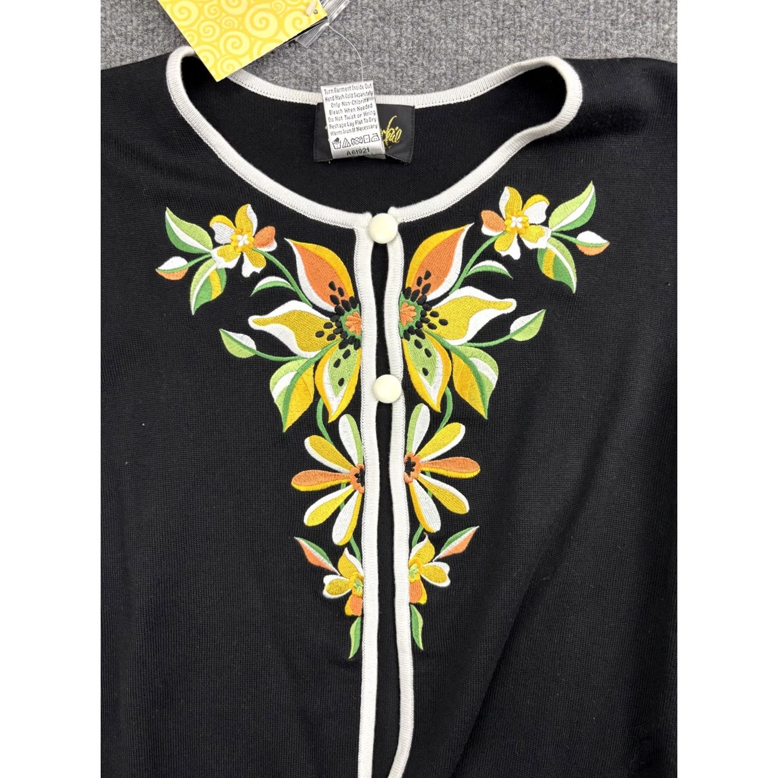 Bob Mackie Bob Mackie Wearable Art Cardigan Womens Large Black Floral Embroidered Sweater Size L / US 10 / IT 46 - 3 Thumbnail