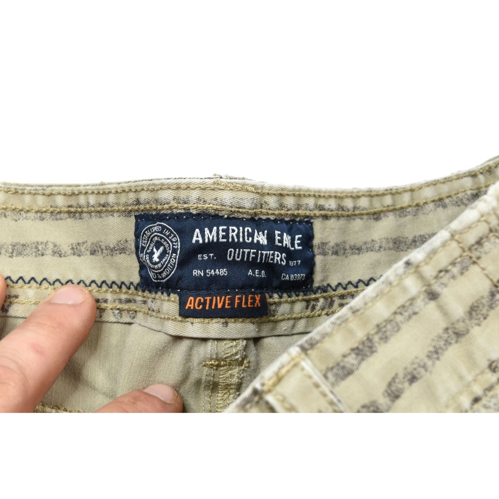 American Eagle Outfitters VINTAGE American Eagle Cargo Shorts Mens 32 Beige Aztec Active Flex Cargo Pattern Solid Pockets 10in Inseam Mens Size US 32 / EU 48 - 5 Thumbnail