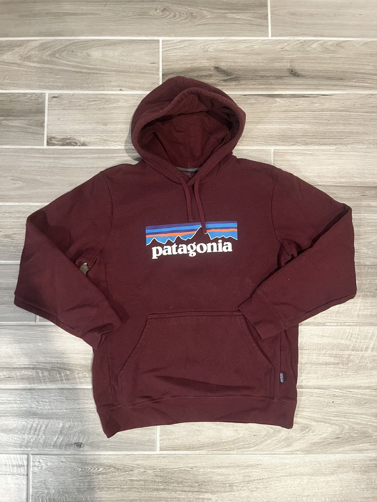 Maroon offers Patagonia pullover