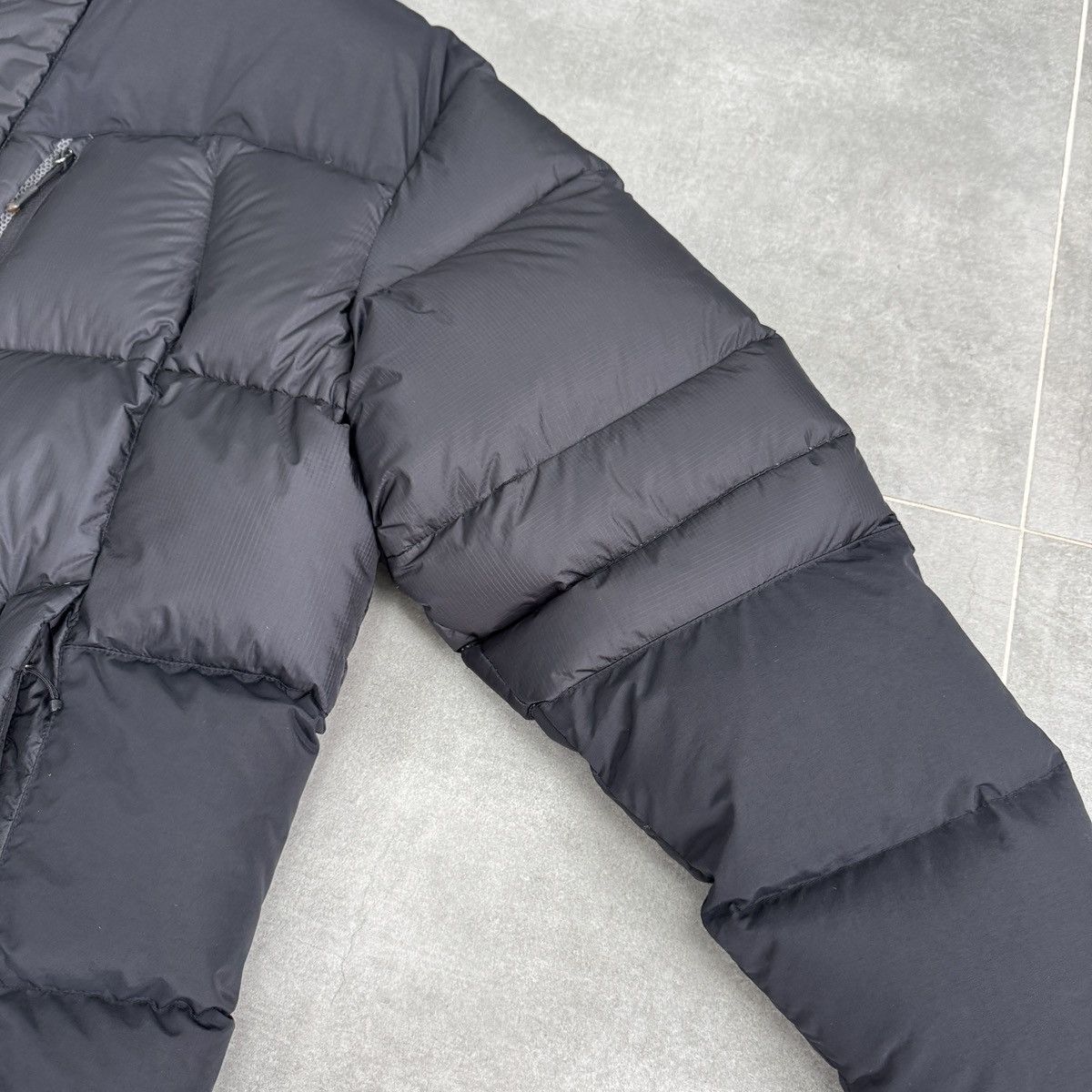 Montbell Montbell Down Jacket Waterproof Windstopper Size 115/XL/XXL Size US XL / EU 56 / 4 - 9 Thumbnail