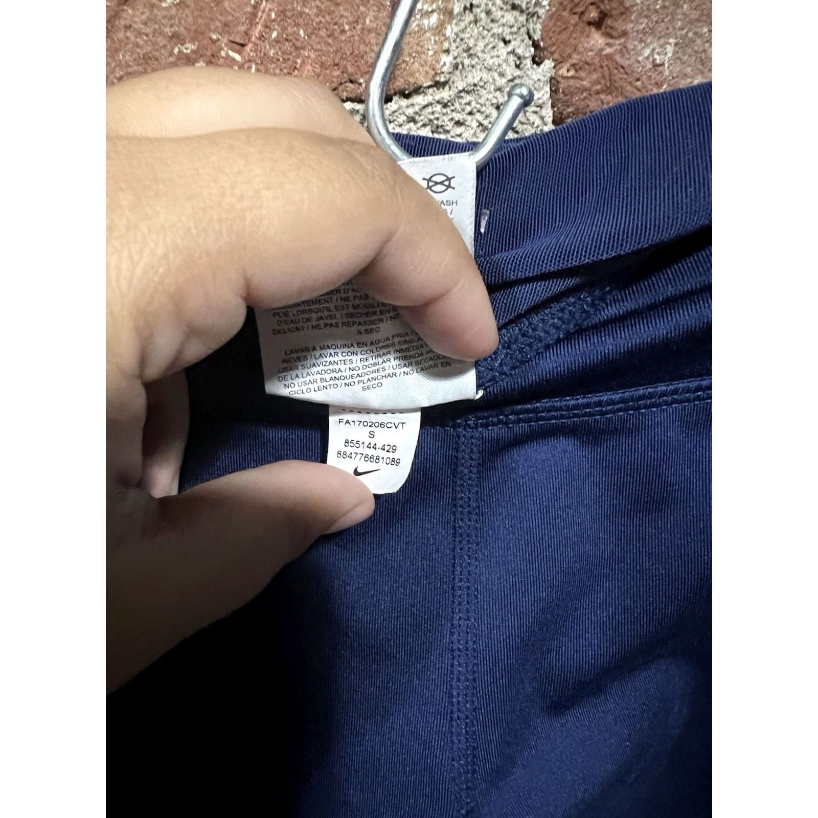 Nike VINTAGE Women's NIKE 855144 Blue Power Racer Running Capri Tight Fit Leggings Size S Size 28" / US 6 / IT 42 - 3 Thumbnail