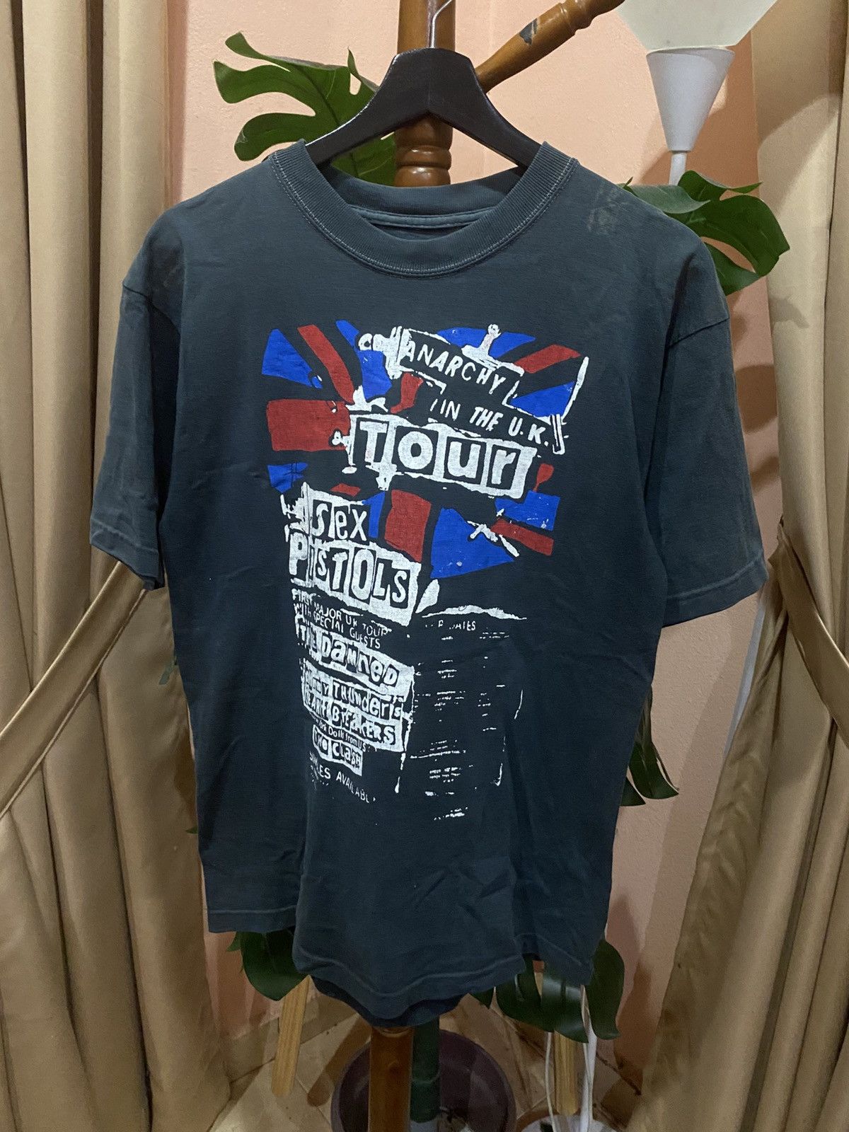 Band Tees Sex Pistols Anarchy in the UK Tour Vintage-Inspired Graphic Size US S / EU 44-46 / 1 - 1 Thumbnail