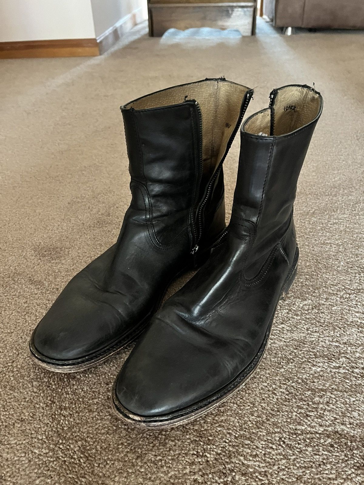 Frye Frye boots 10.5 ankle zip Size US 10.5 / EU 43-44 - 1 Thumbnail