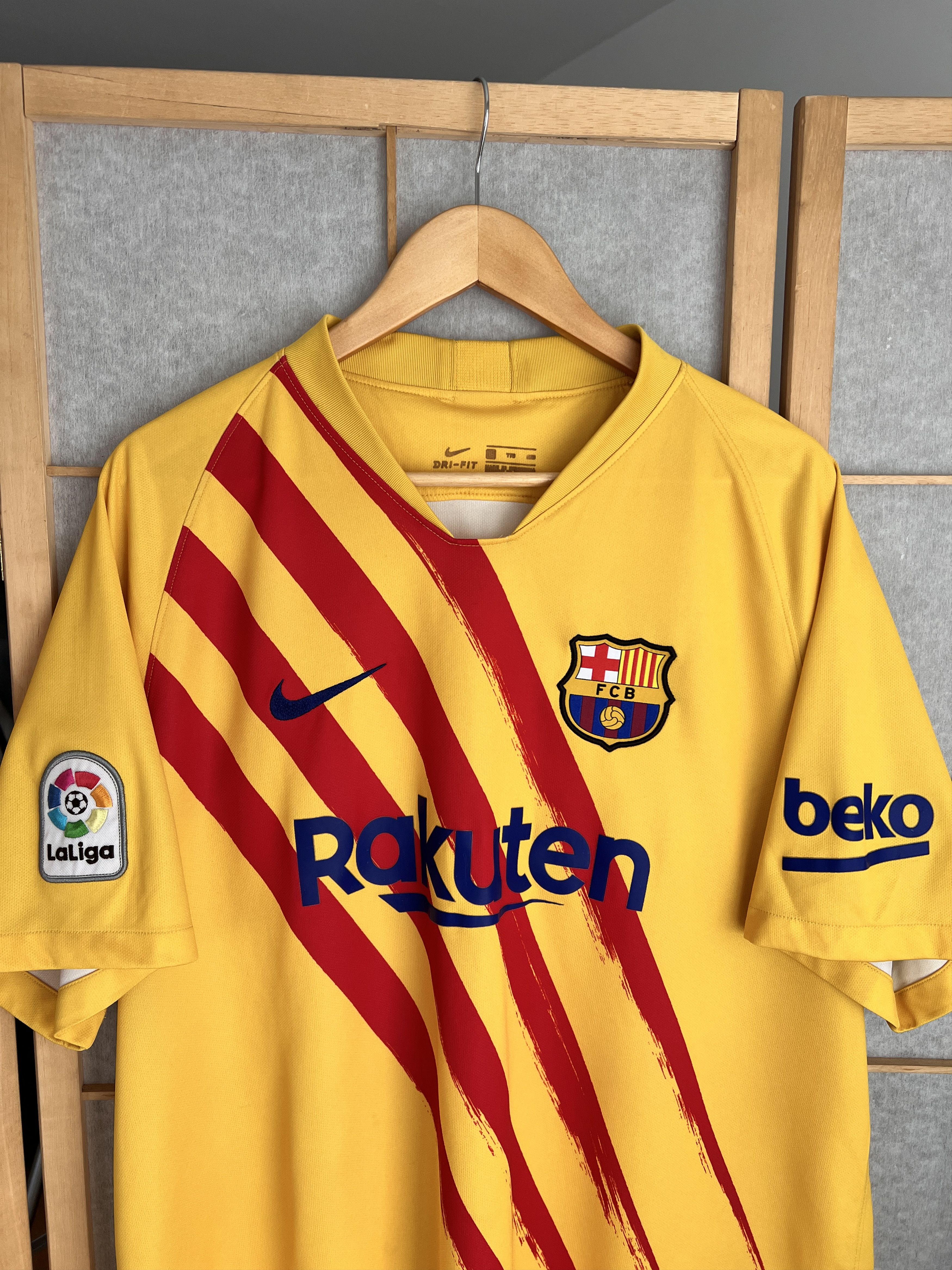 Nike RARE! Nike FC Barcelona Senyera 2020 jersey football shirt Size US XXL / EU 58 / 5 - 2 Thumbnail