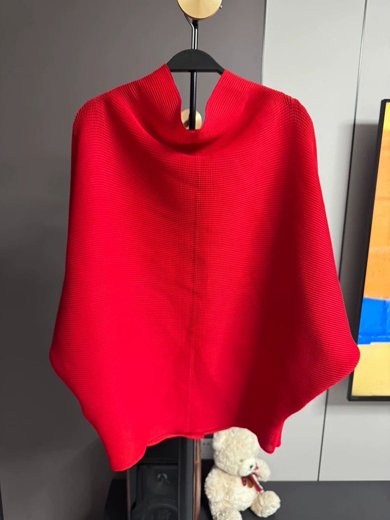 Issey Miyake Issey Miyake size:one size Red magic suit Size XS / US 0-2 / IT 36-38 - 2 Thumbnail