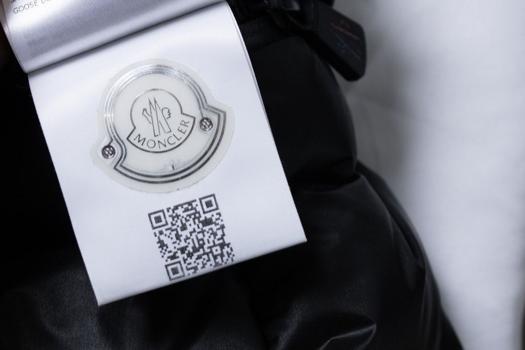 Moncler Moncler, Grenoble Armotech jacket in black Size M / US 6-8 / IT 42-44 - 8 Thumbnail
