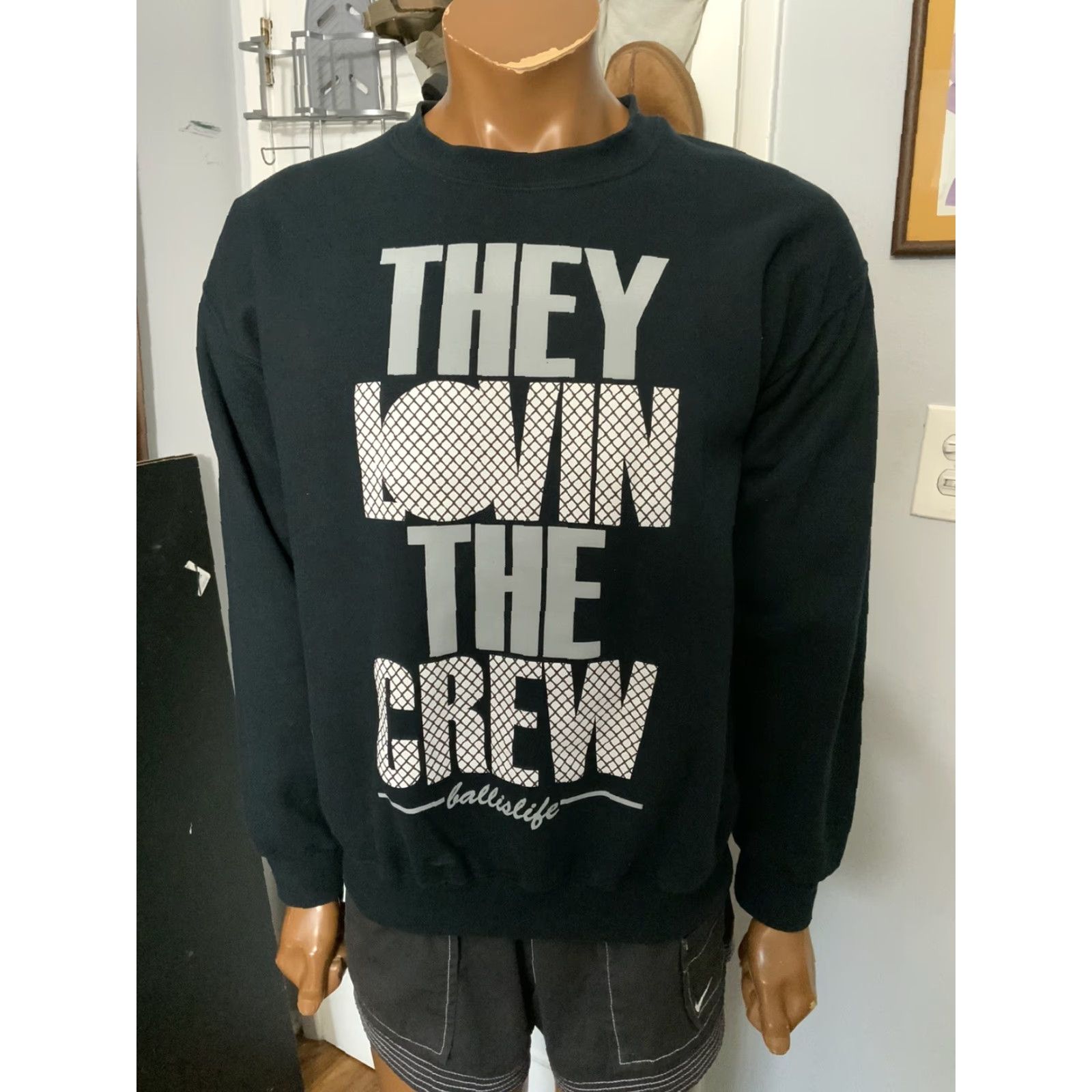 Vintage Ballislife They Lovin The Crew Basketball Mixtape Crewneck Sweatshirt Sz. M Shirt Mens Black Pullover Basketball Crewneck Size M Size US M / EU 48-50 / 2 - 7 Thumbnail