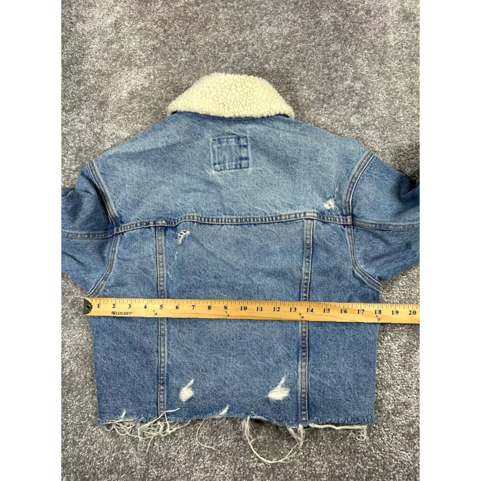 Abercrombie & Fitch Abercrombie & Fitch Jacket Womens Small Blue Cotton Denim Cropped Pleated Jacket Womens Small Blue Denim Cropped Pleated Size S / US 4 / IT 40 - 5 Thumbnail
