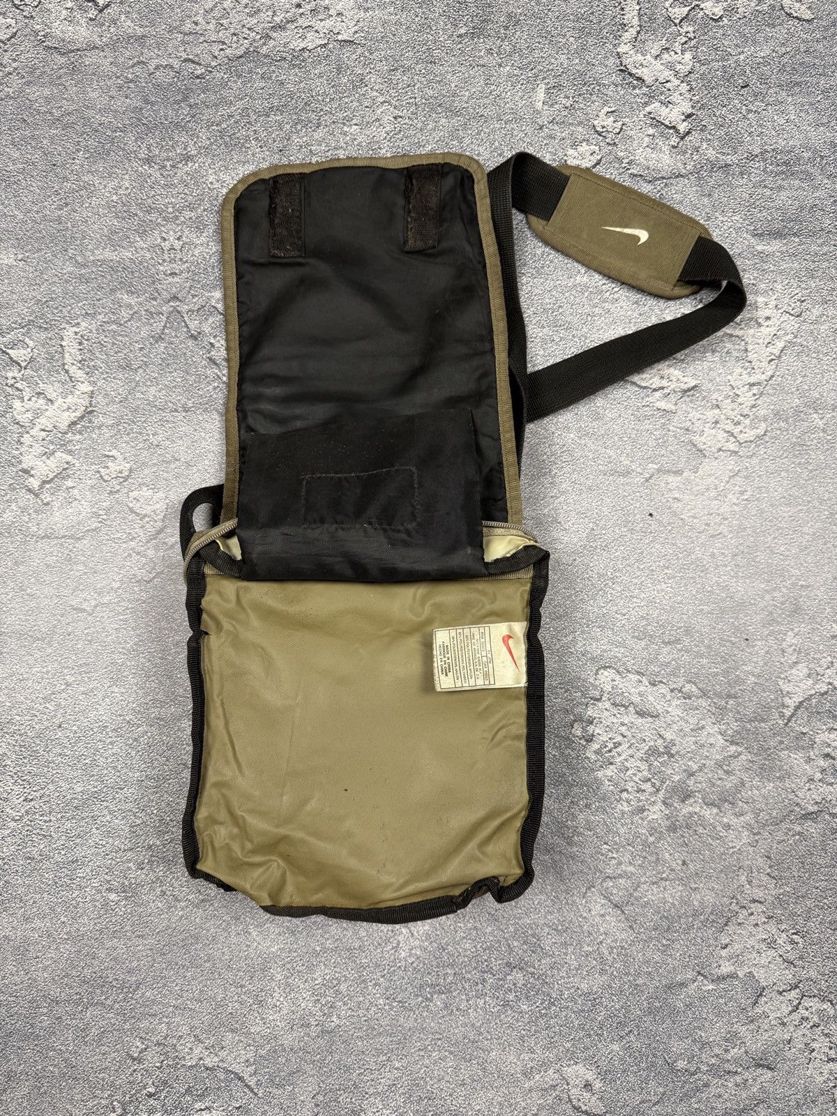Nike × Vintage Vintage Nike Shoulder Bag Crossbody Messenger Size ONE SIZE - 13 Thumbnail
