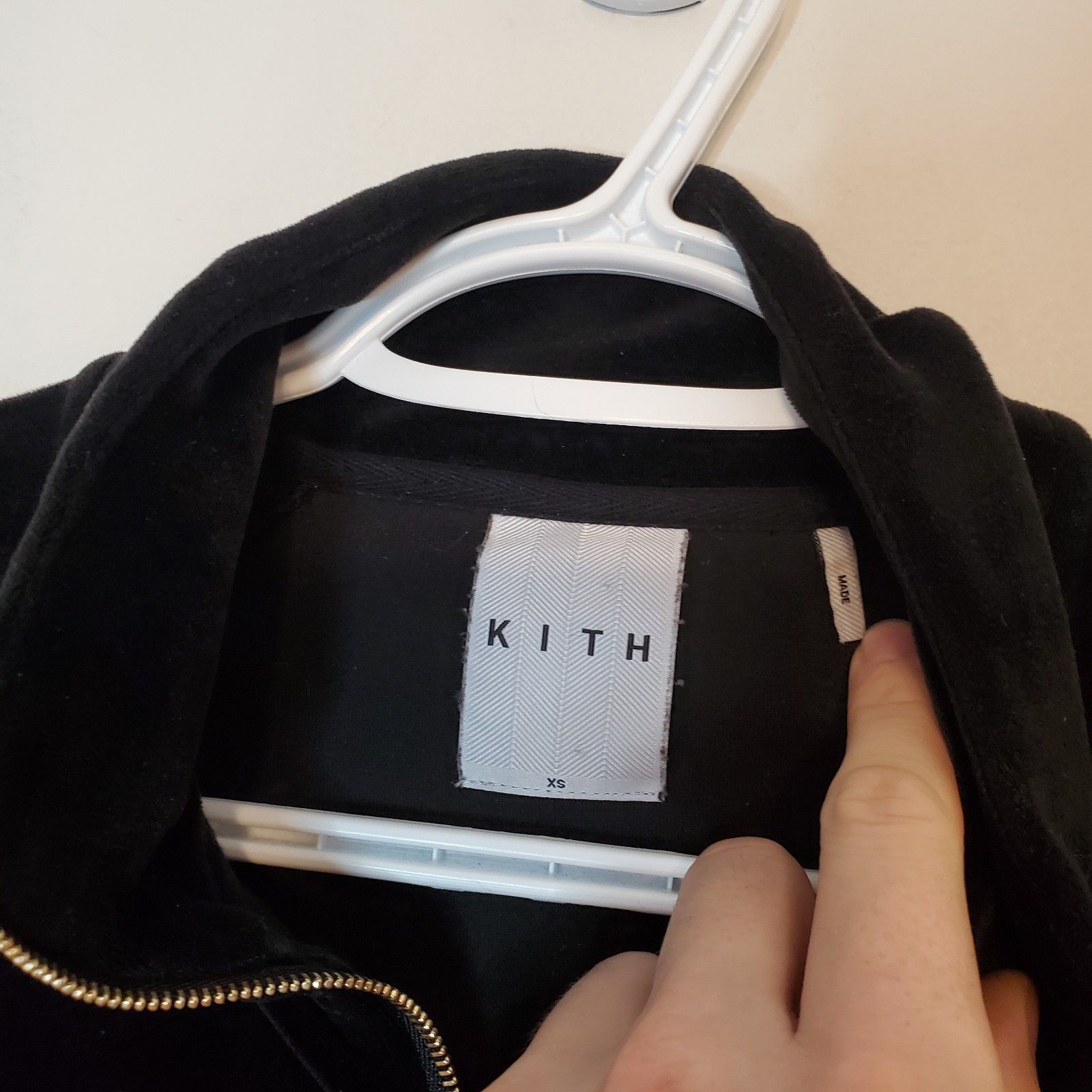 Kith Kith Velour Crest 3/4 Zip Track Jacket Black Size Womens XS Size XS / US 0-2 / IT 36-38 - 4 Thumbnail