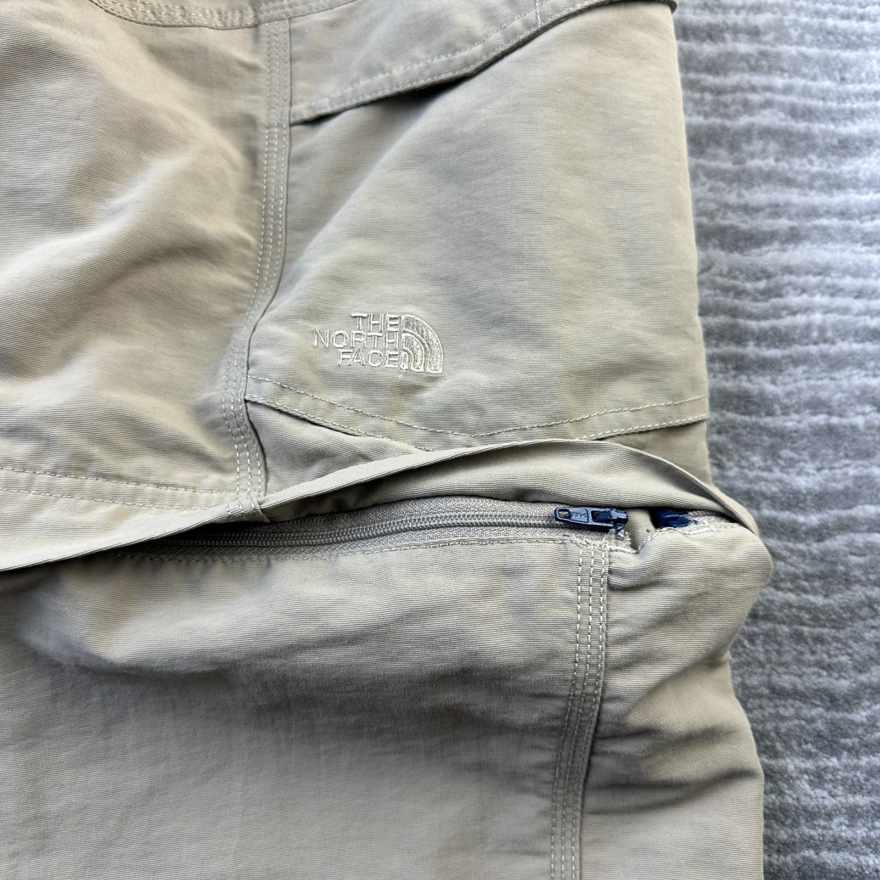 The North Face The North Face Pants Mens Medium Beige Tan 2 in 1 Convertible Shorts Cargo Size US 31 - 3 Thumbnail