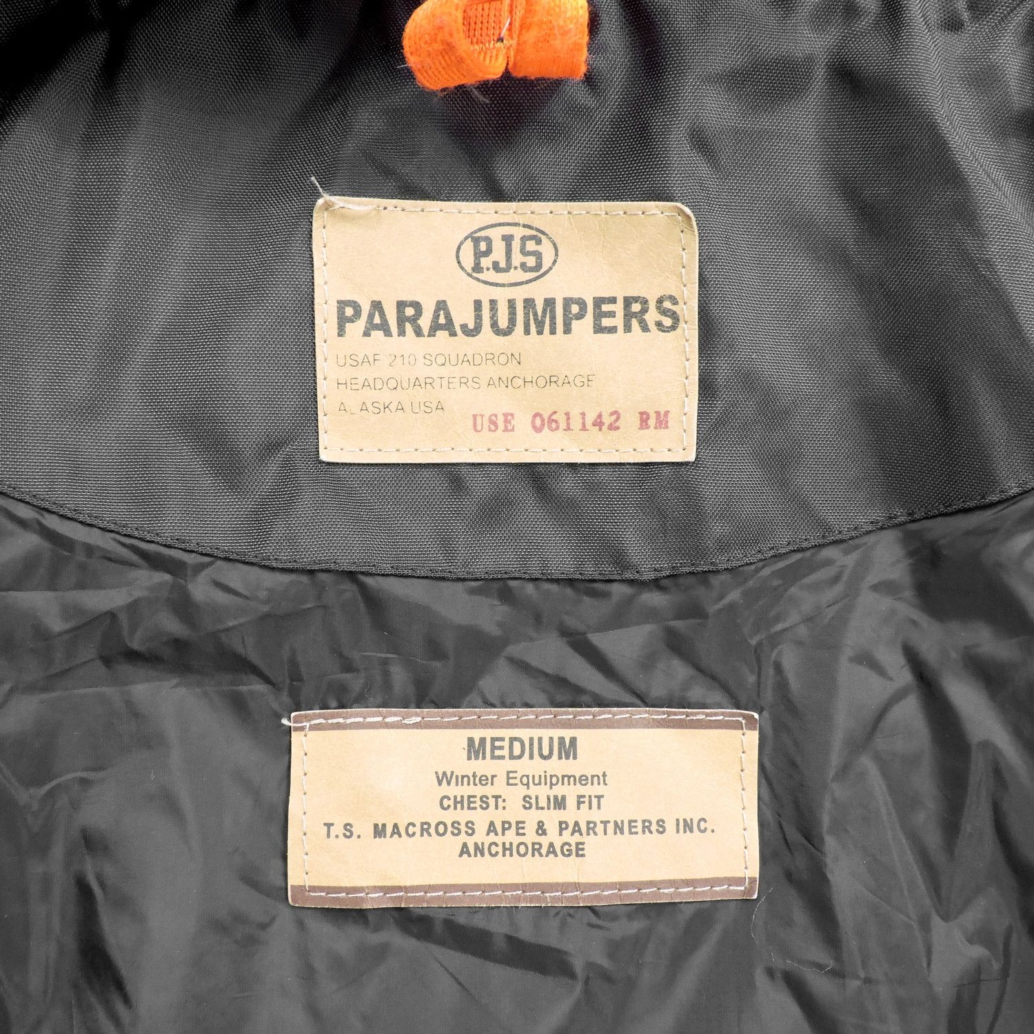 Parajumpers PARAJUMPERS USAF 210 SQUADRON WINTER RESCUE GOBI JACKET Size US M / EU 48-50 / 2 - 4 Thumbnail