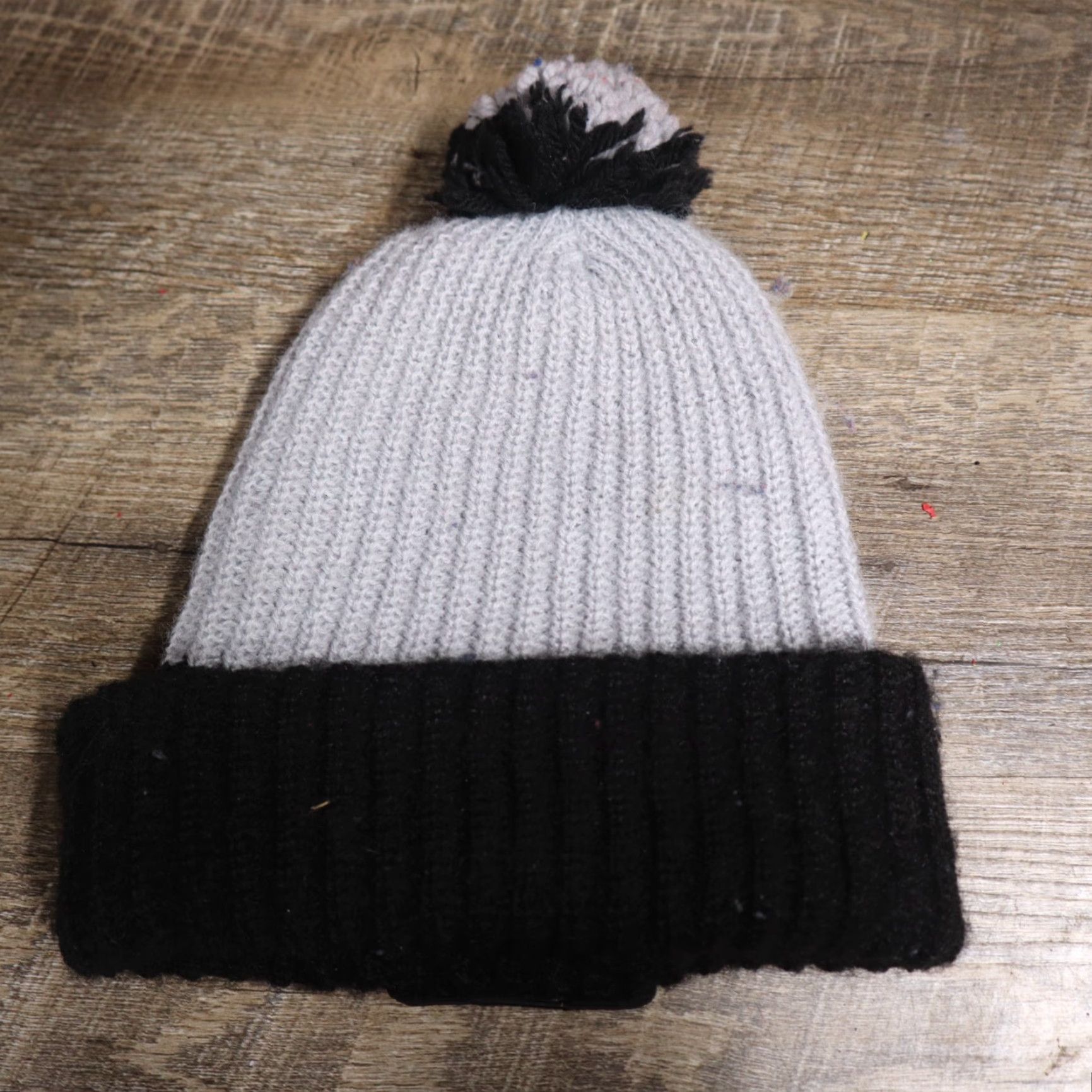 Vintage VINTAGE Michelob Light Beanie Adults One Size Black Gray Beer Fuzzy Puff Ball Pom Size ONE SIZE - 3 Thumbnail